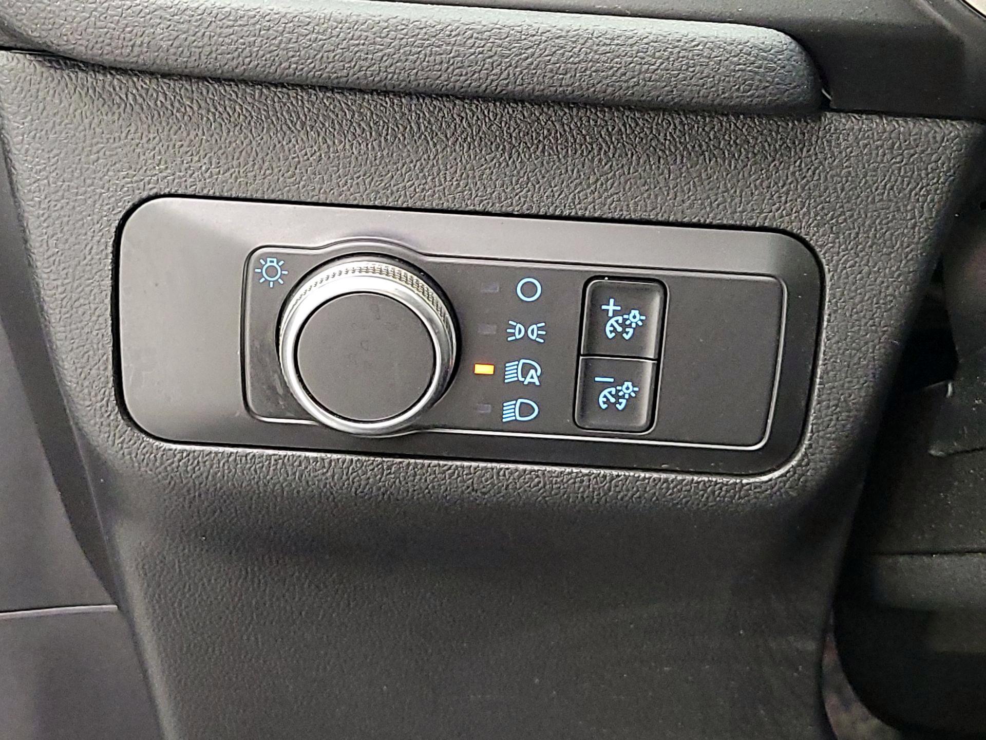 Thumbnail: 2020 Ford Escape - 11