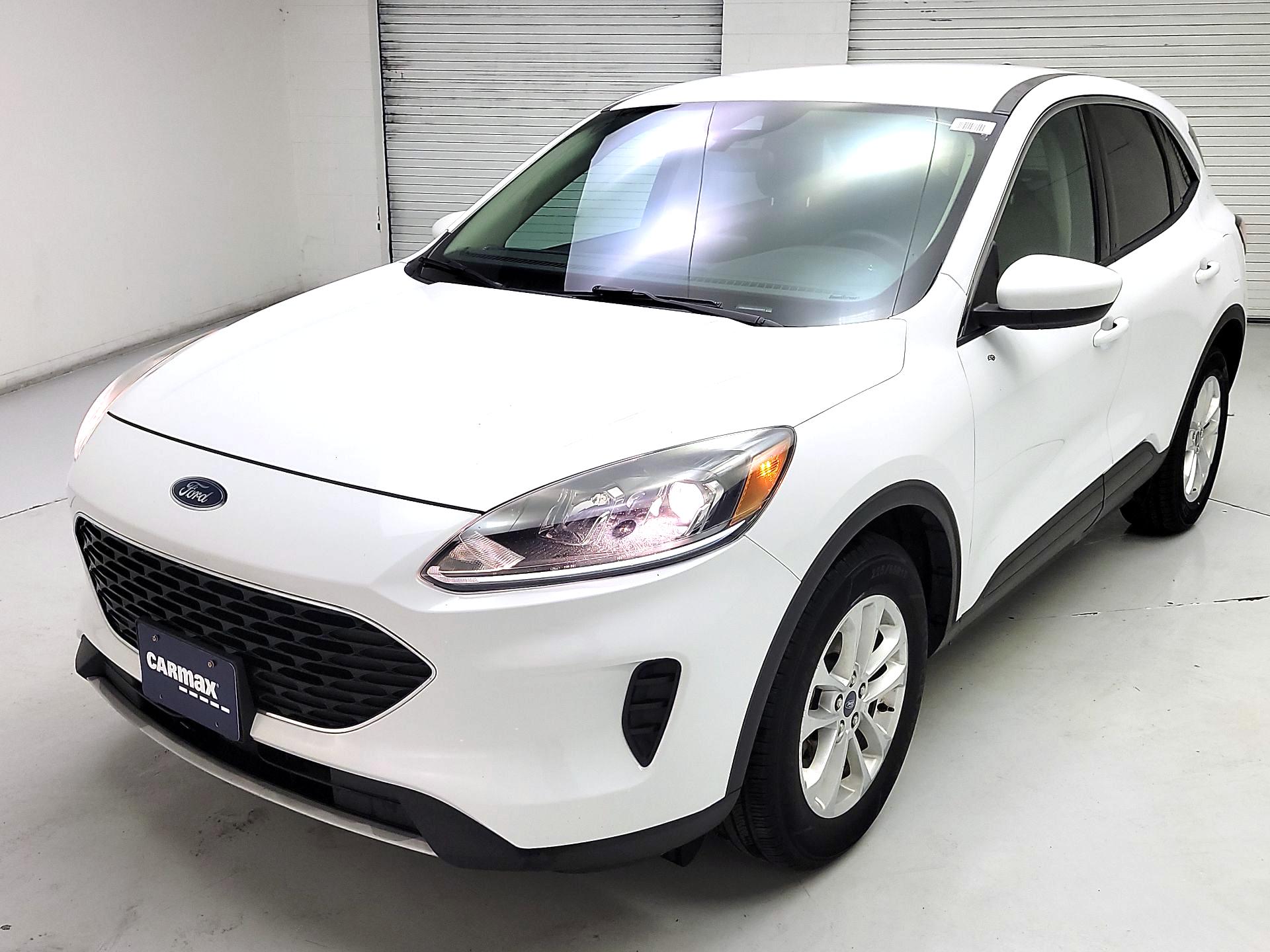 Thumbnail: 2020 Ford Escape - 3