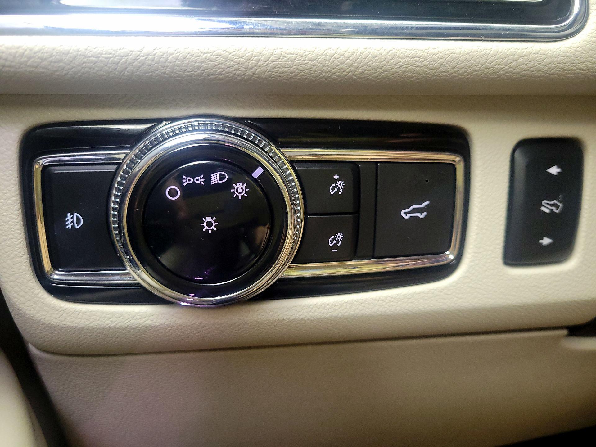 Thumbnail: 2019 Lincoln Navigator - 11