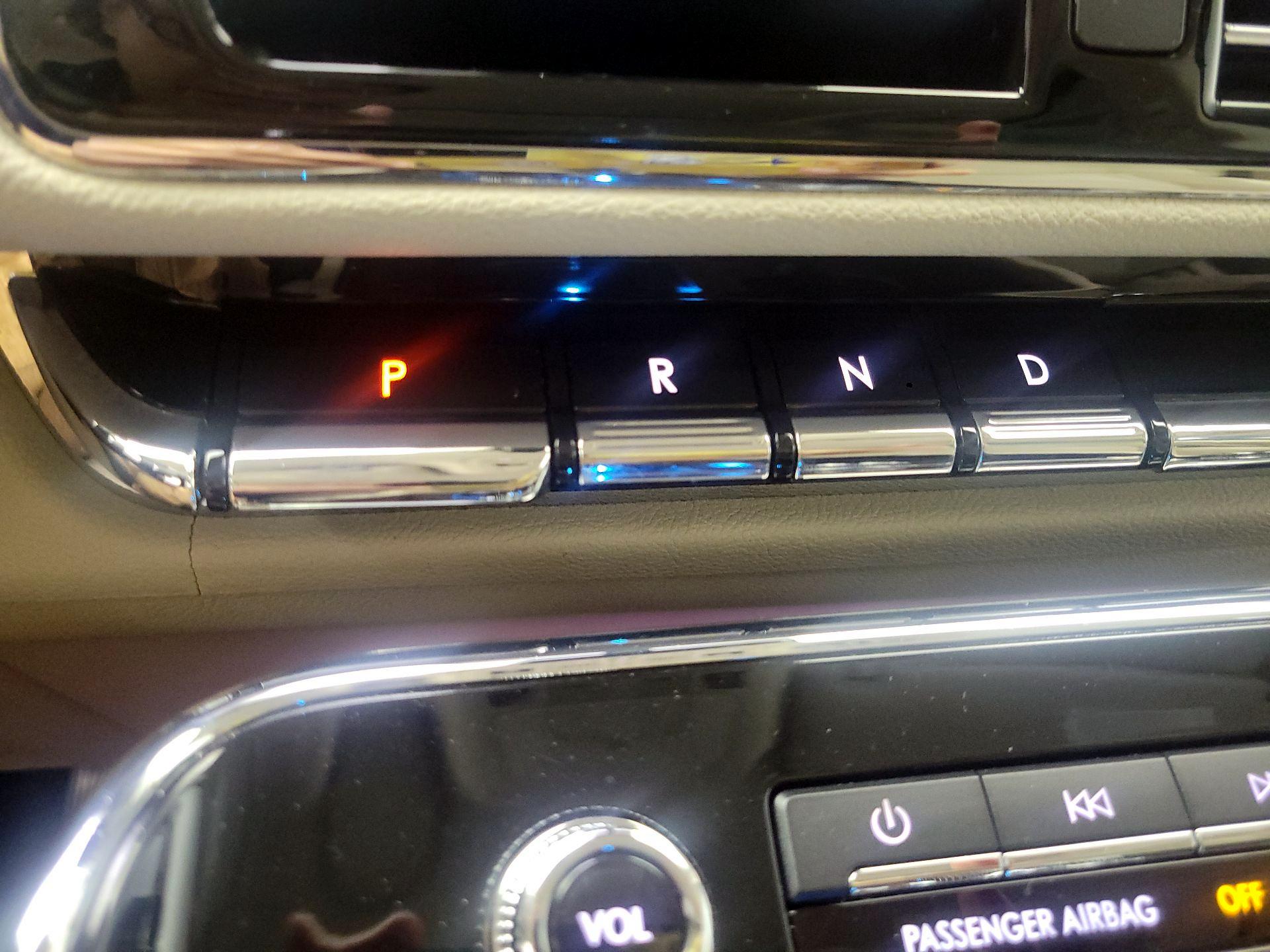 Thumbnail: 2019 Lincoln Navigator - 16