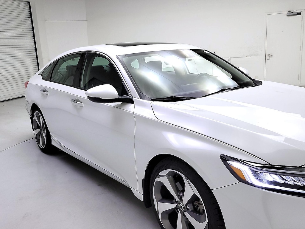 Honda Accord 2.0T Touring FWD