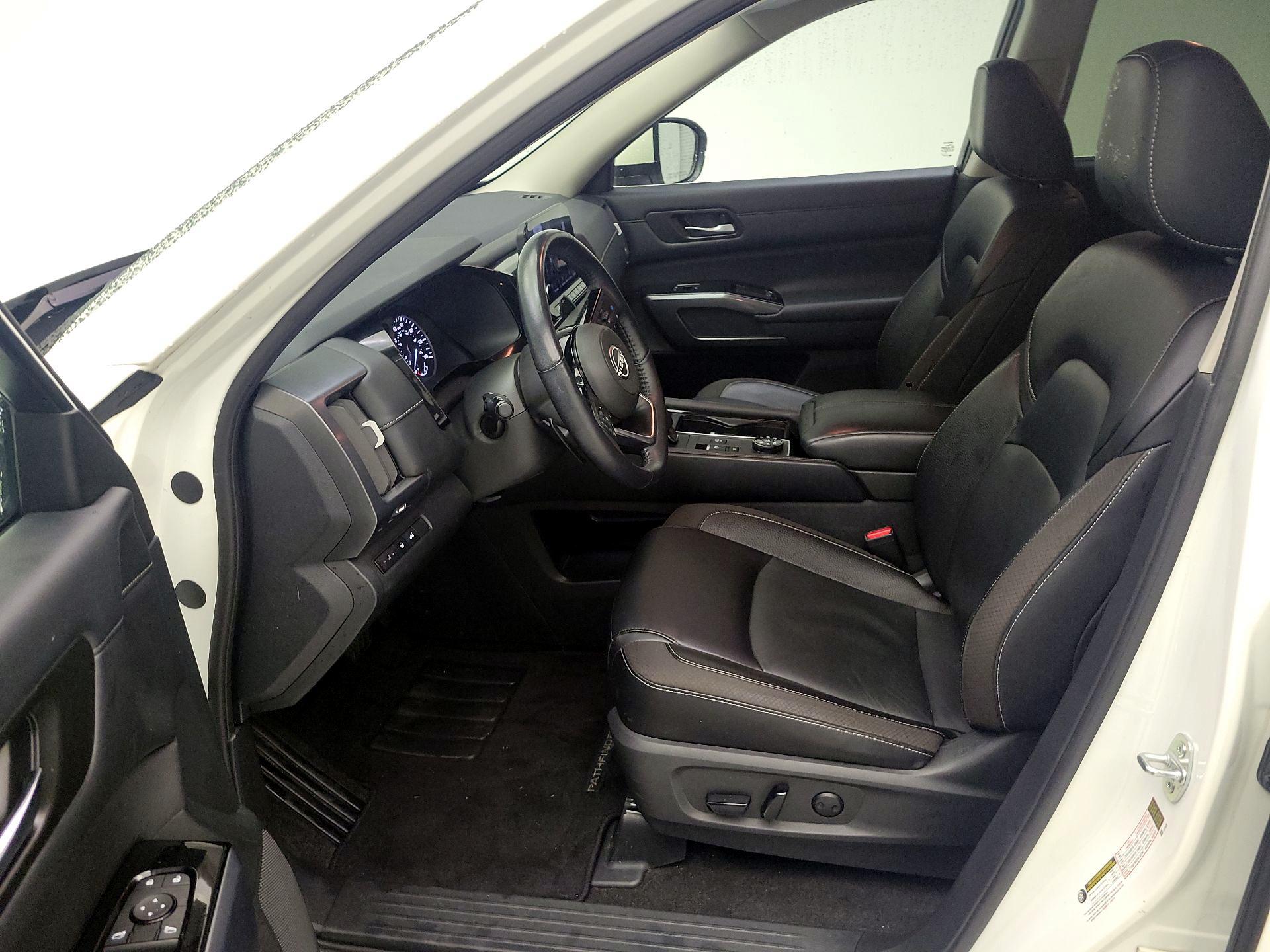 Thumbnail: 2022 Nissan Pathfinder - 9