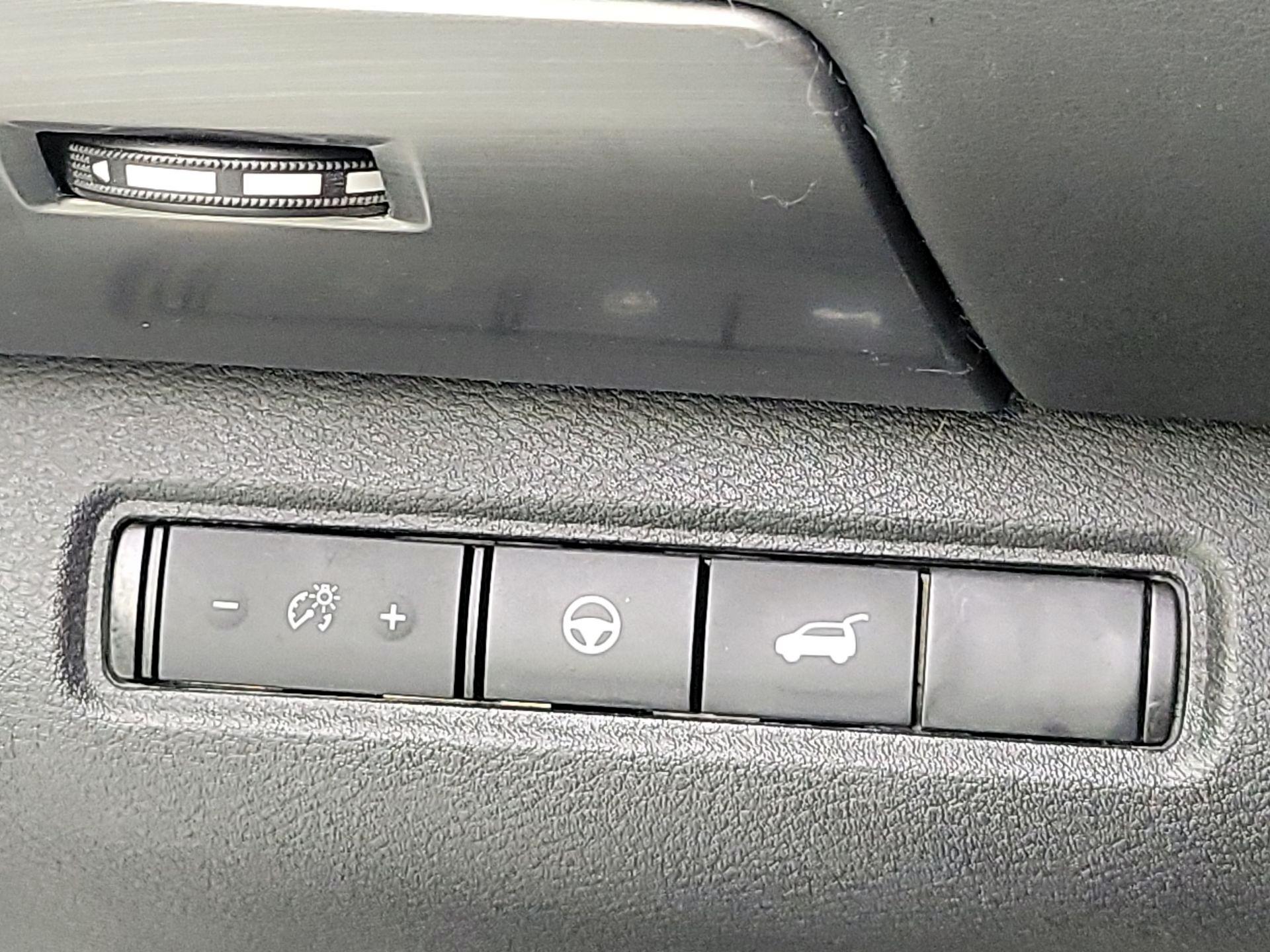 Thumbnail: 2022 Nissan Pathfinder - 11