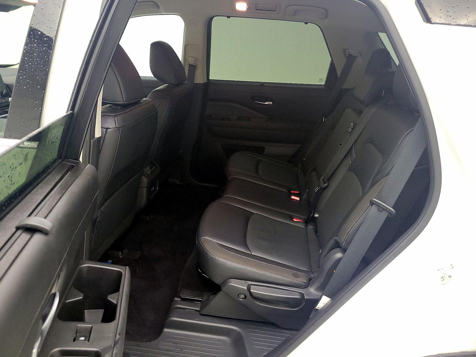 Thumbnail: 2022 Nissan Pathfinder - 18