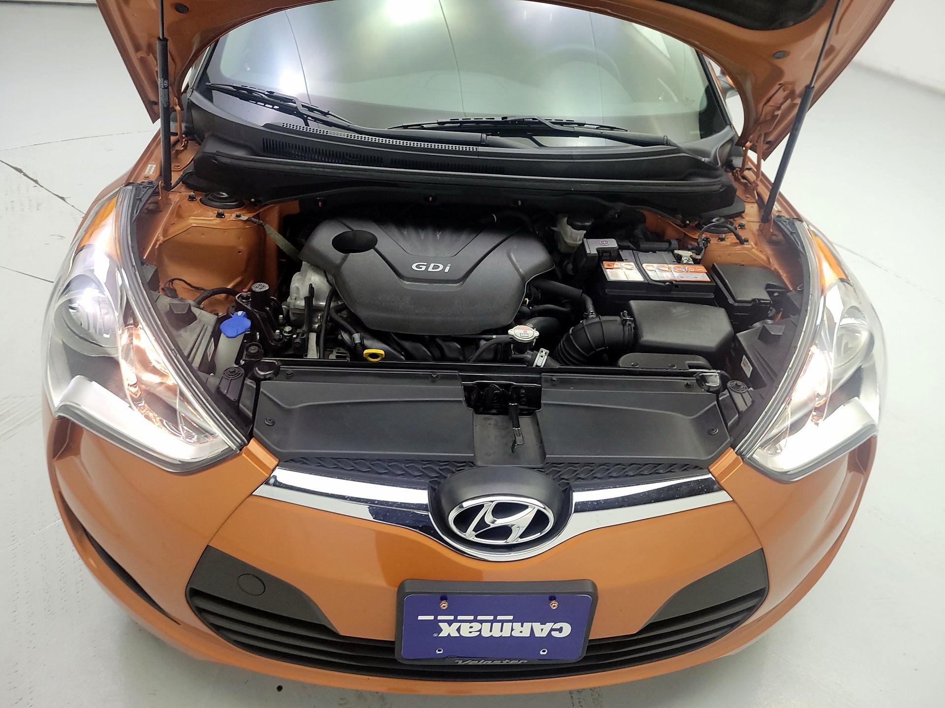 Thumbnail: 2015 Hyundai Veloster - 19