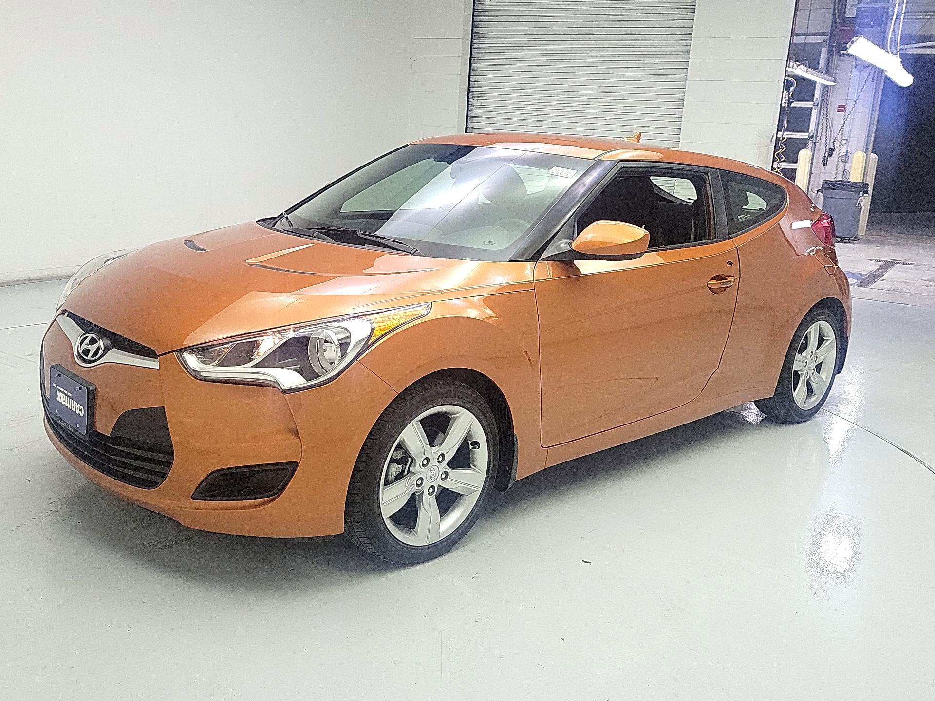 Thumbnail: 2015 Hyundai Veloster - 3