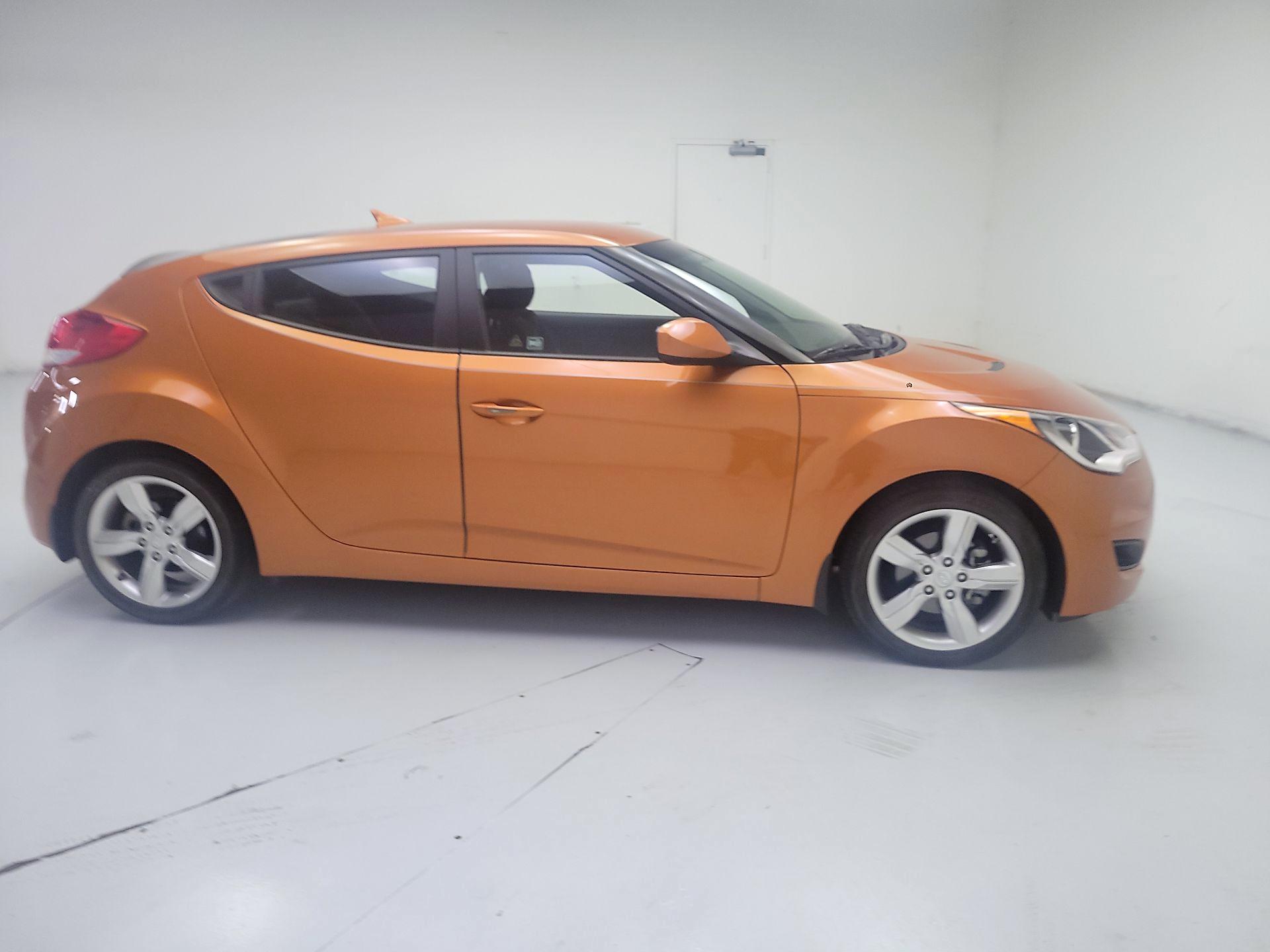 Thumbnail: 2015 Hyundai Veloster - 4
