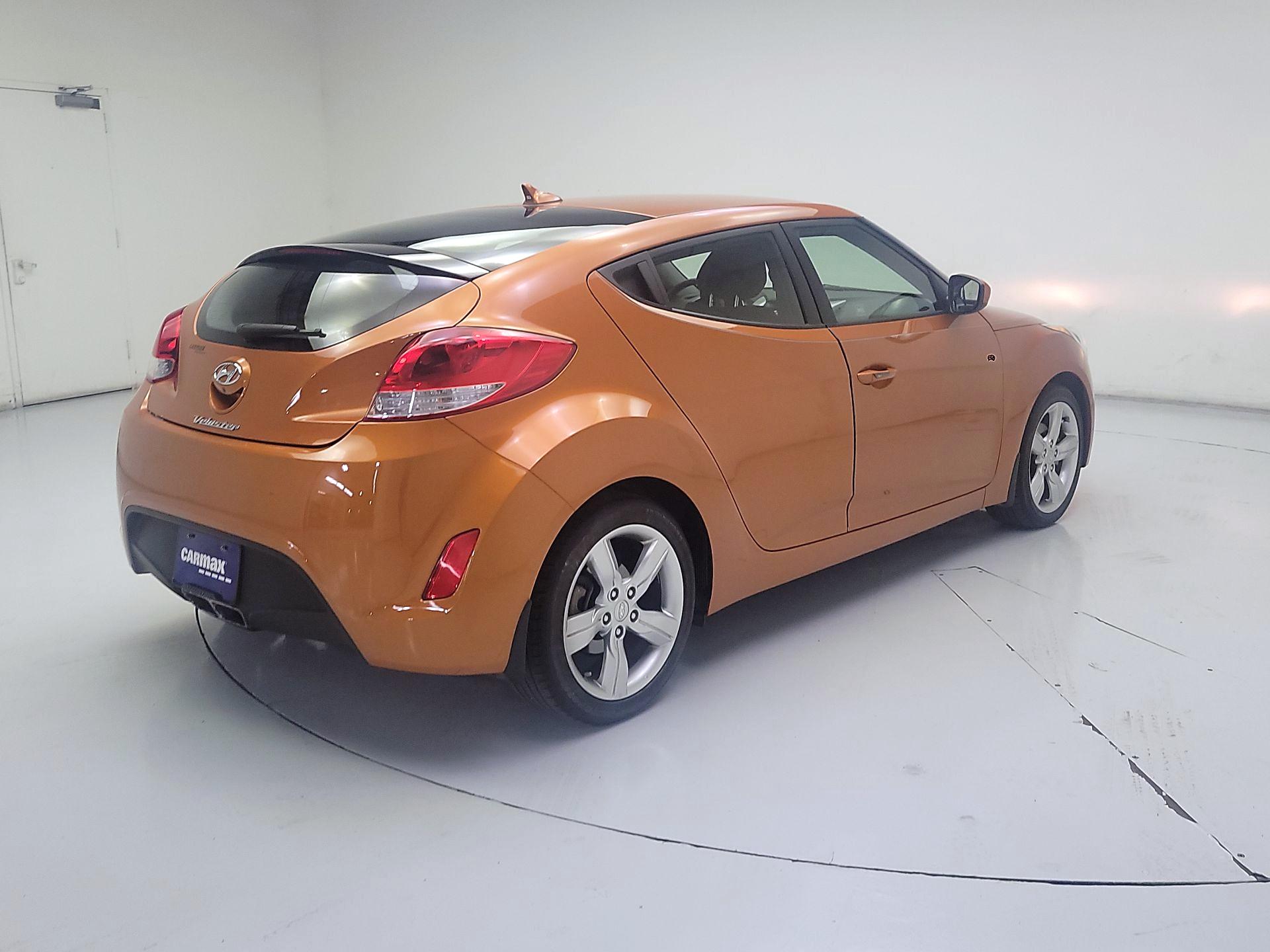 Thumbnail: 2015 Hyundai Veloster - 5