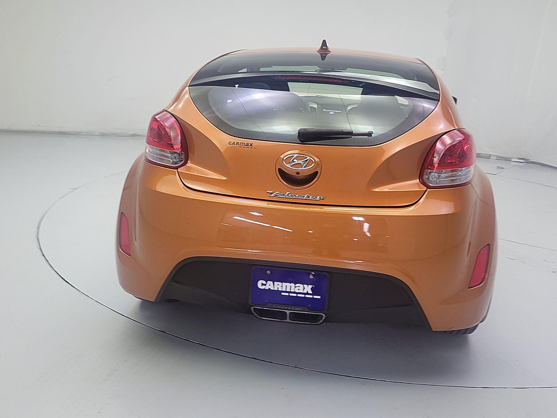 Thumbnail: 2015 Hyundai Veloster - 6