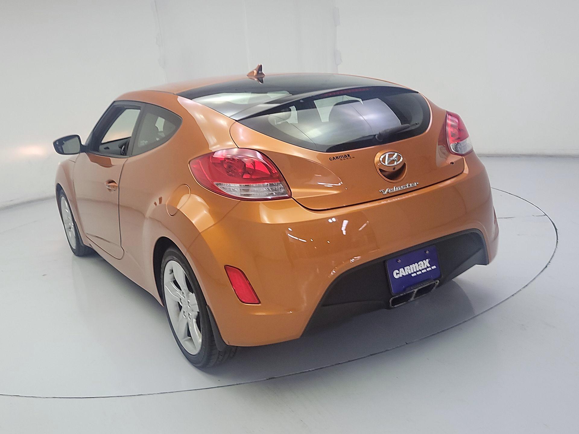 Thumbnail: 2015 Hyundai Veloster - 7