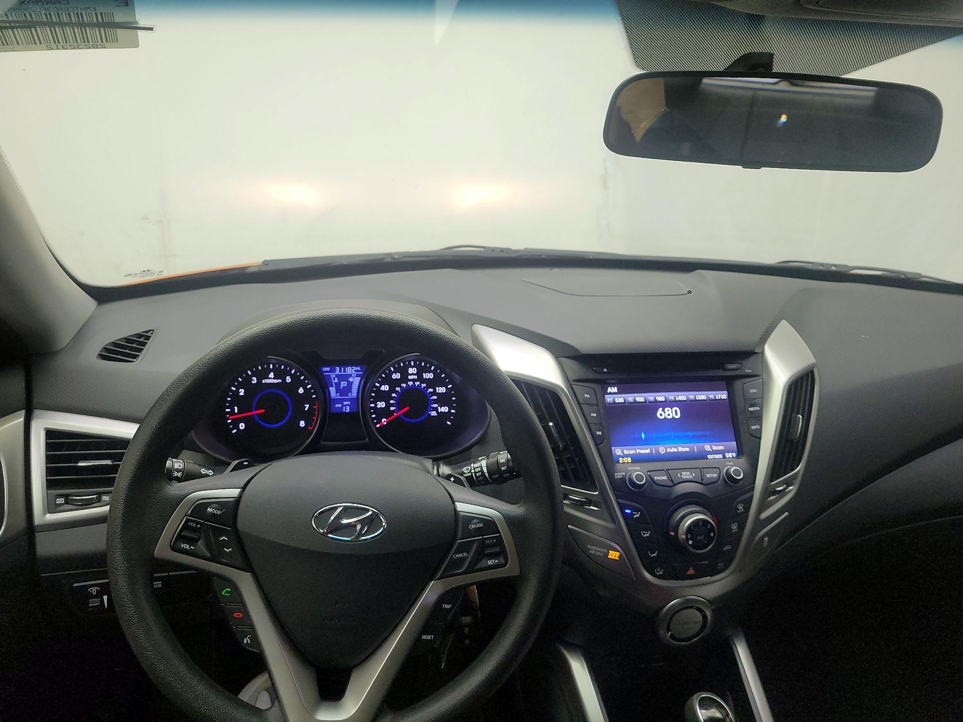 Thumbnail: 2015 Hyundai Veloster - 8
