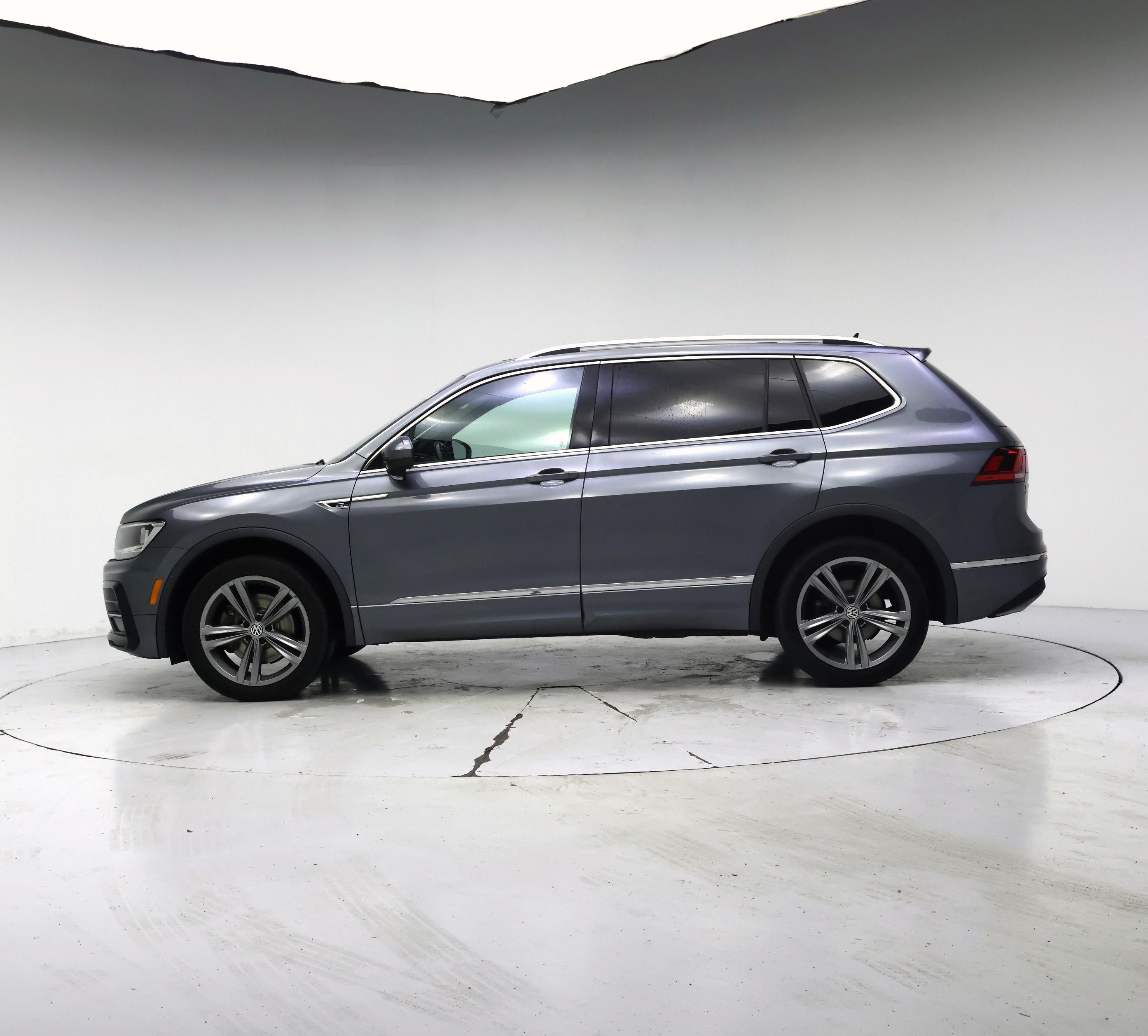 Thumbnail: 2019 Volkswagen Tiguan - 3