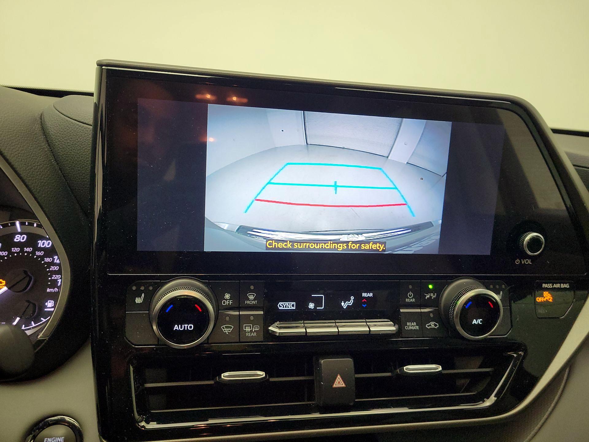 Thumbnail: 2023 Toyota Highlander - 12