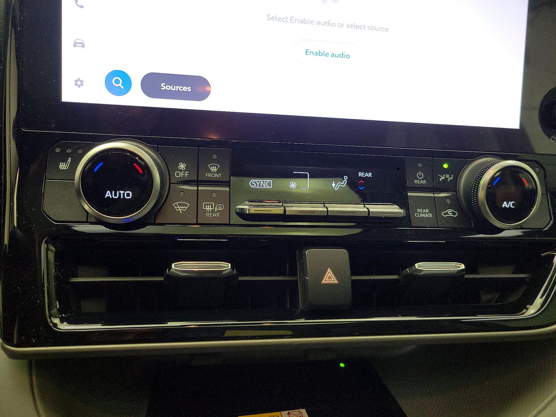 Thumbnail: 2023 Toyota Highlander - 14