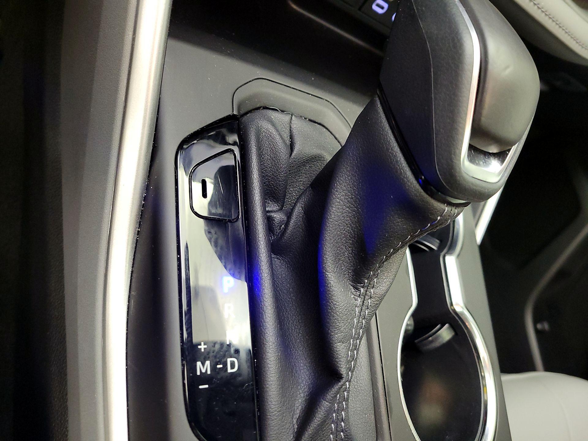 Thumbnail: 2023 Toyota Highlander - 15