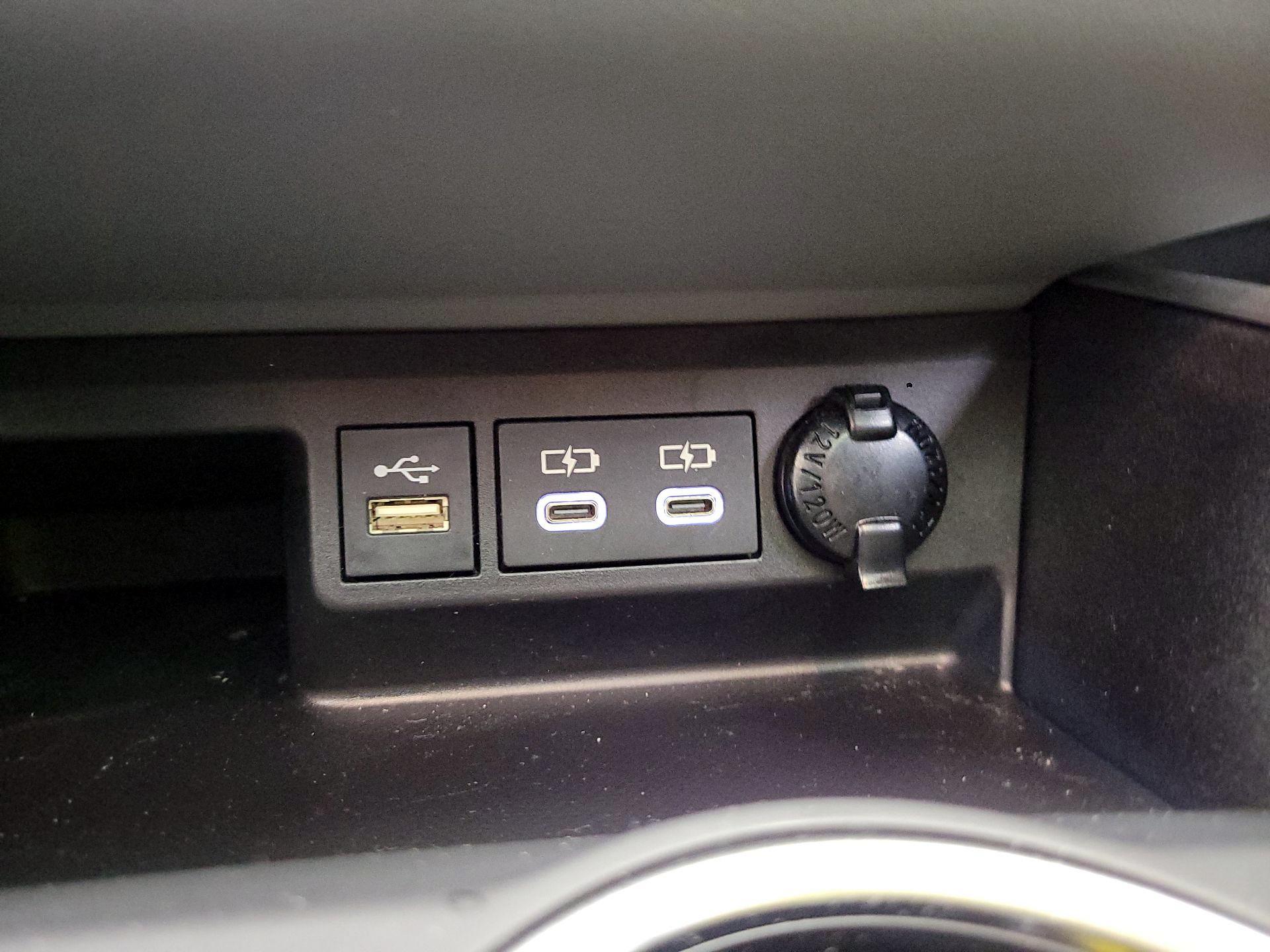 Thumbnail: 2023 Toyota Highlander - 16