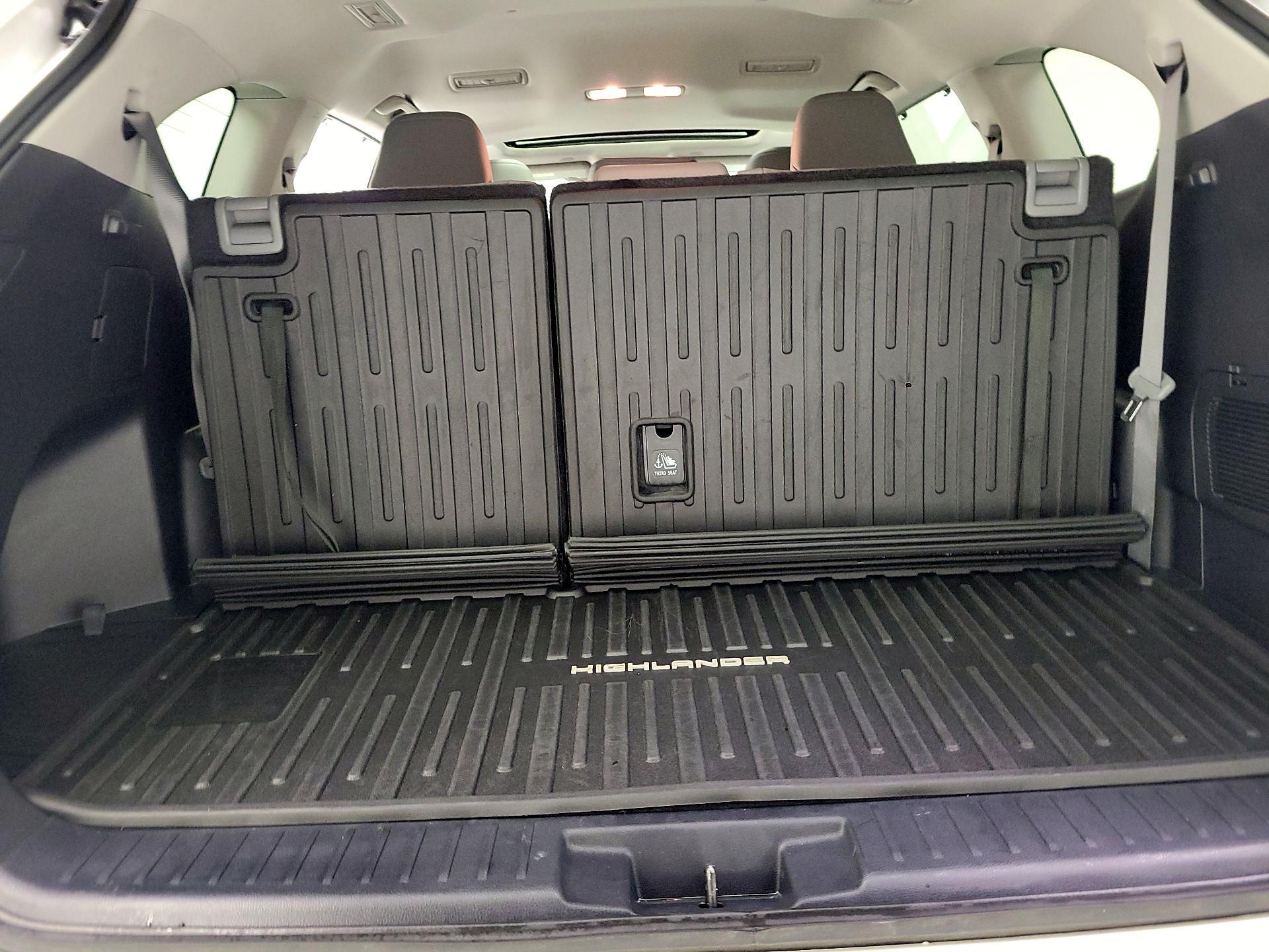 Thumbnail: 2023 Toyota Highlander - 18