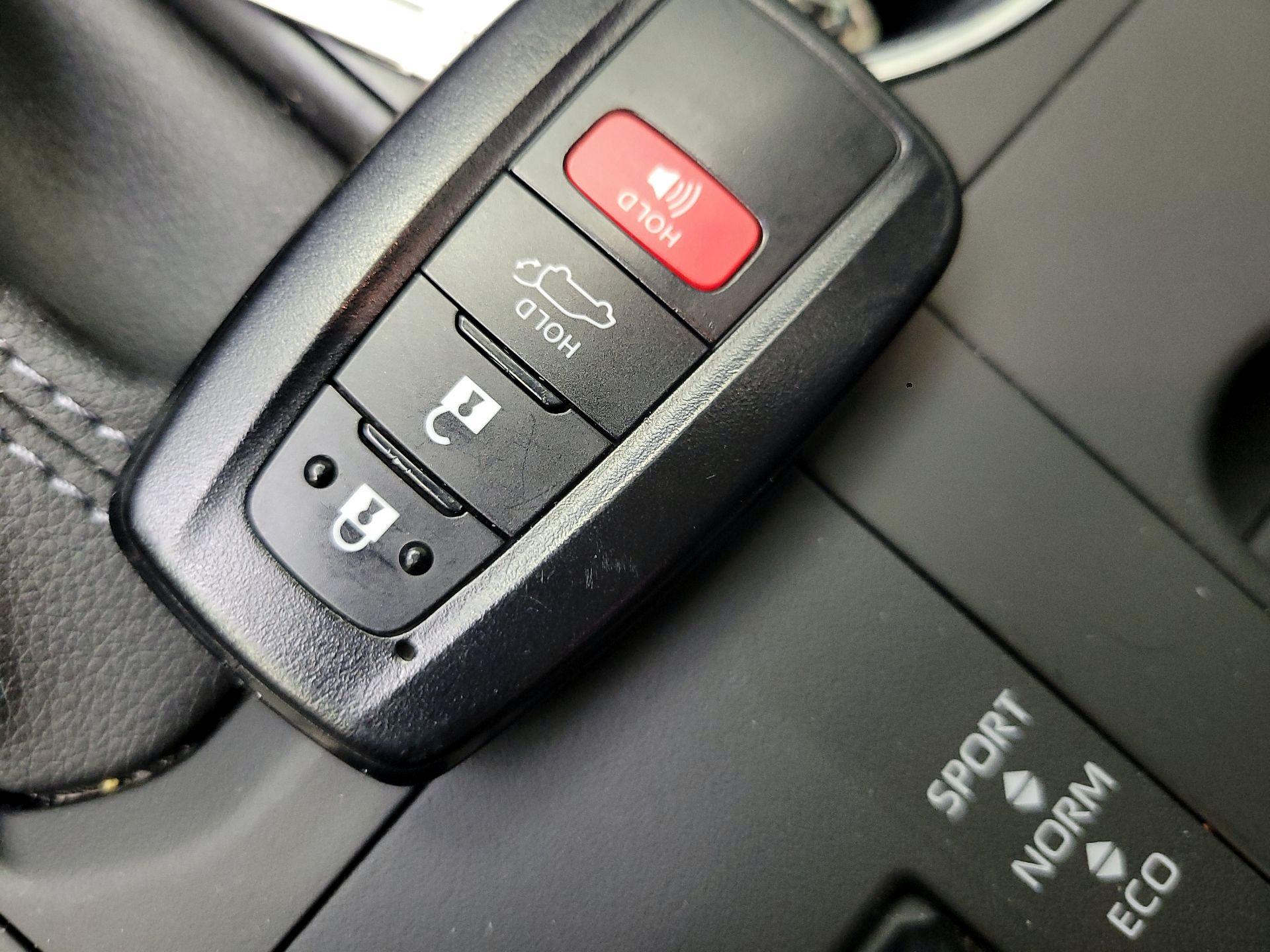 Thumbnail: 2023 Toyota Highlander - 20