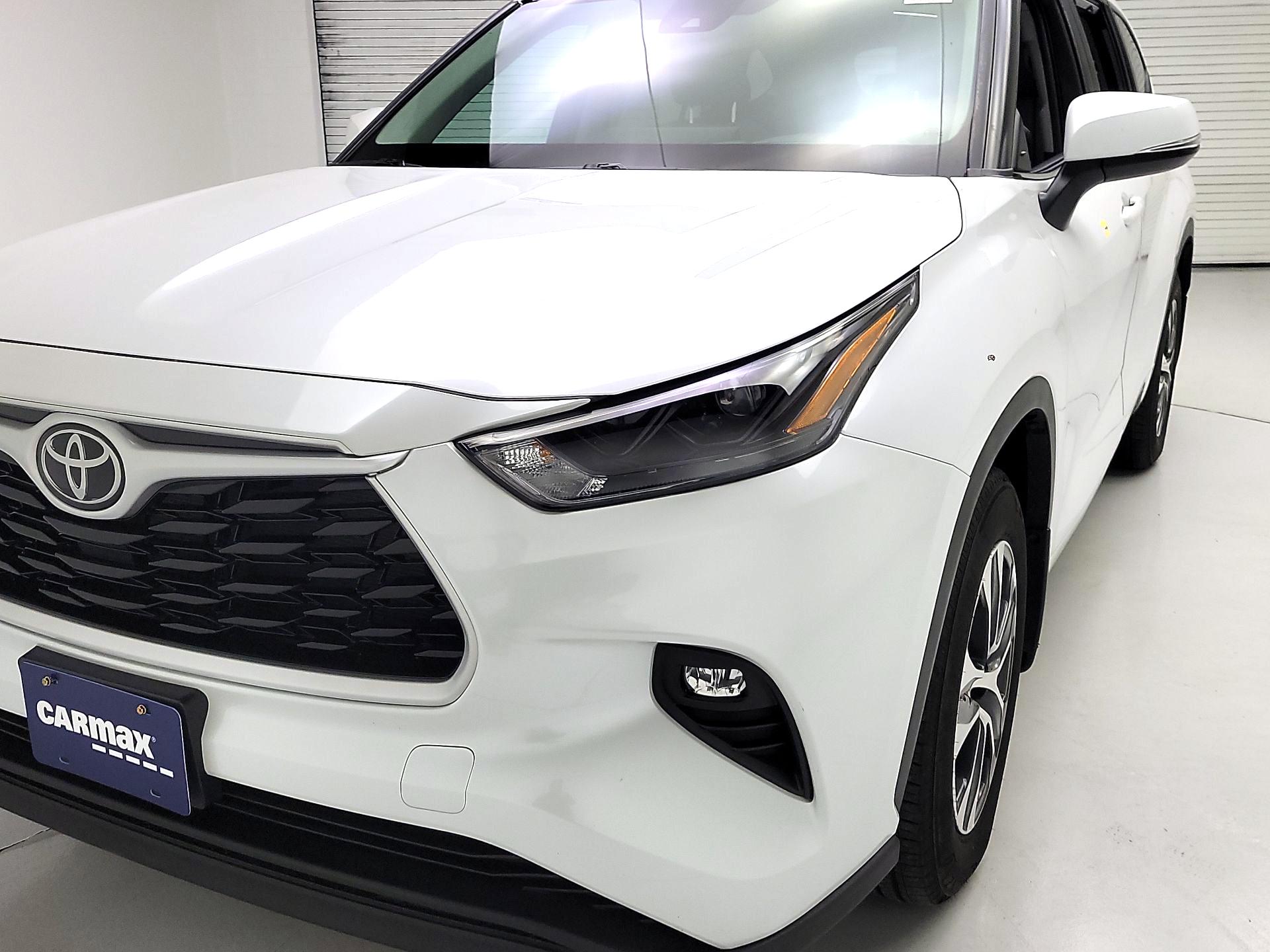 Thumbnail: 2023 Toyota Highlander - 3