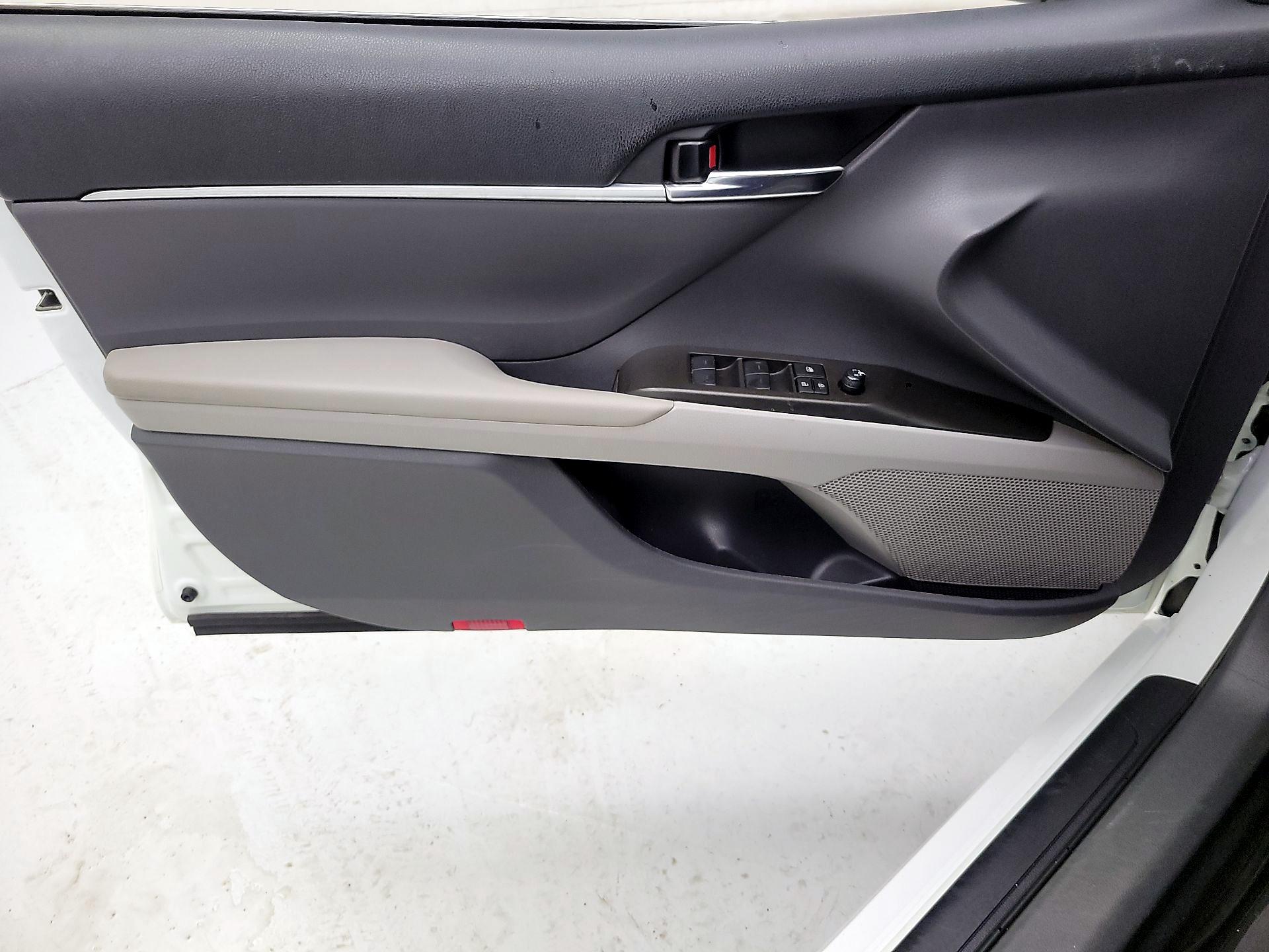 Thumbnail: 2023 Toyota Camry - 10