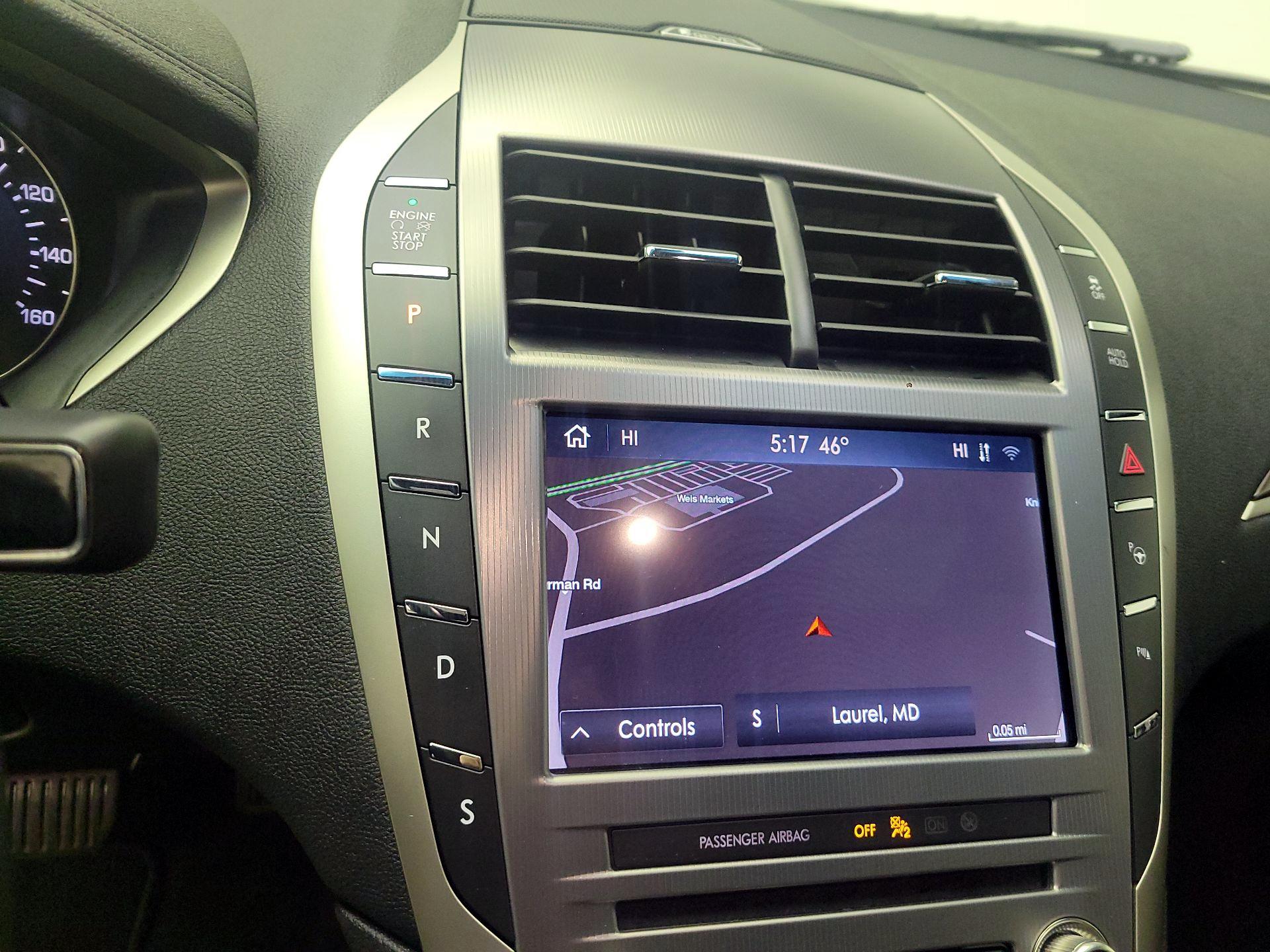 Thumbnail: 2020 Lincoln MKZ - 16