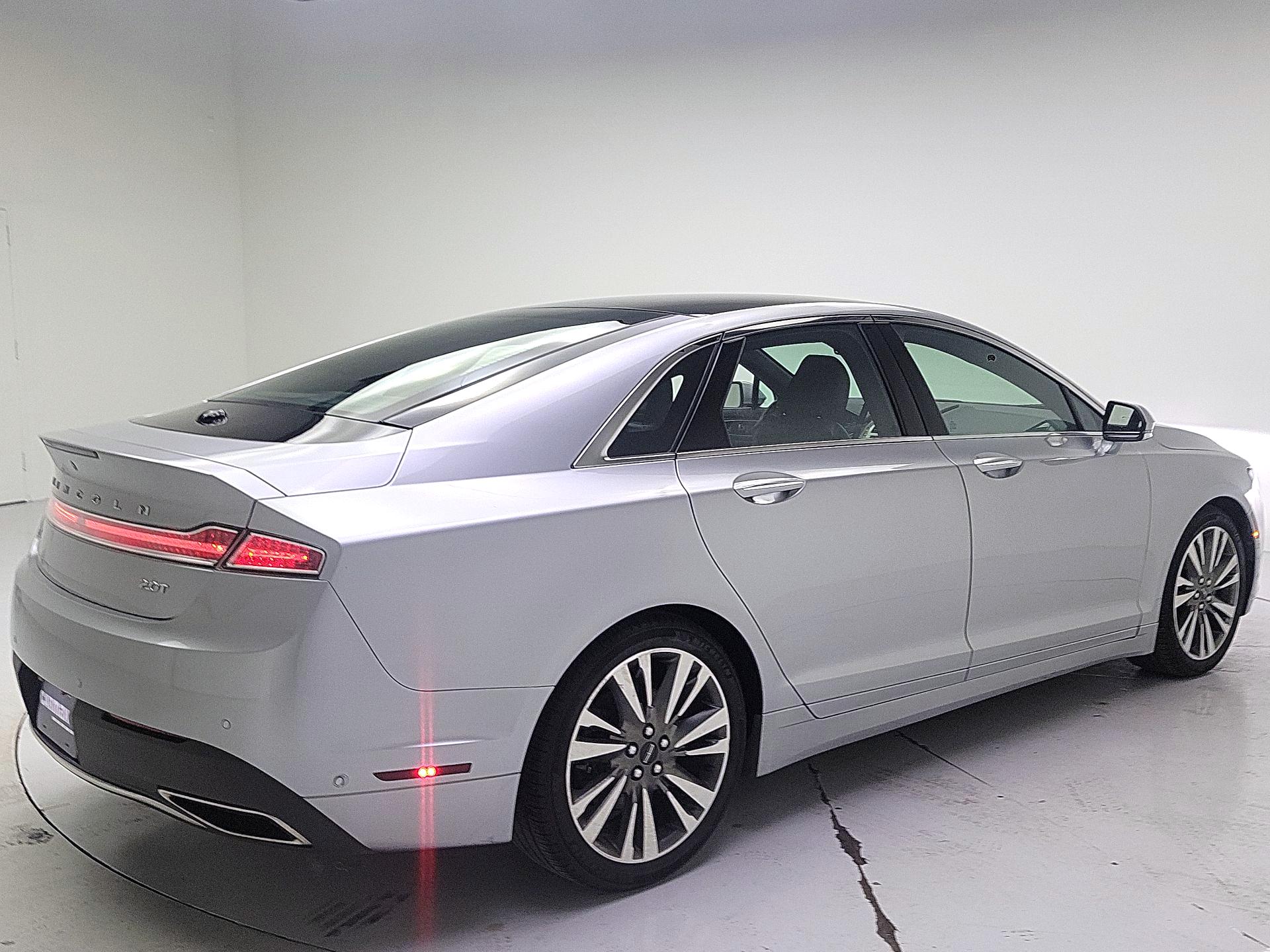 Thumbnail: 2020 Lincoln MKZ - 5
