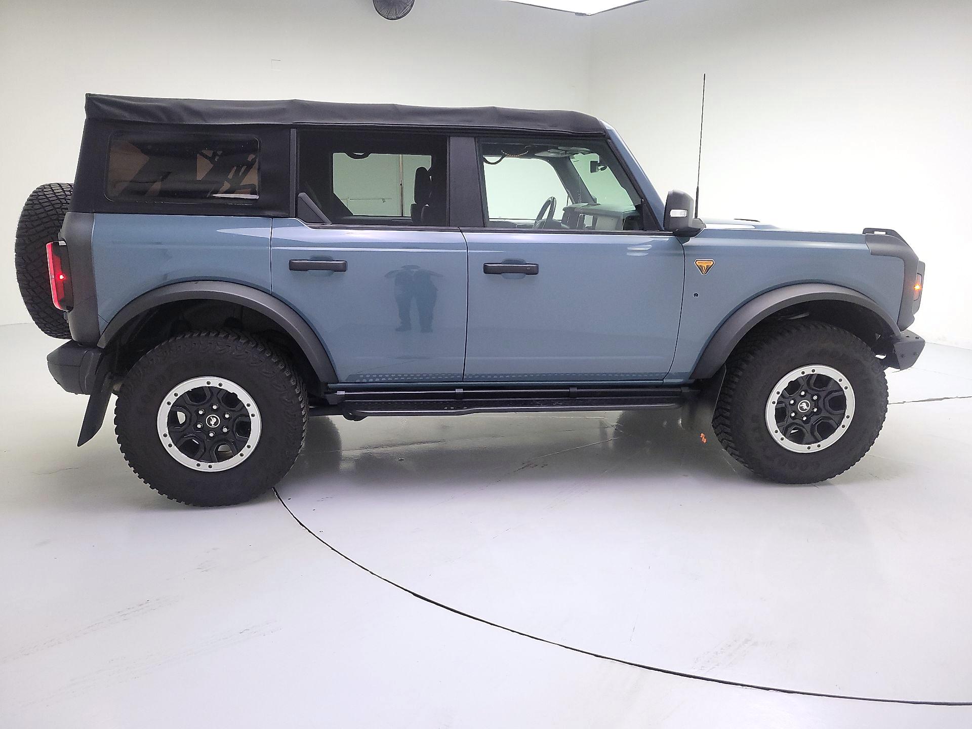 Thumbnail: 2022 Ford Bronco - 4