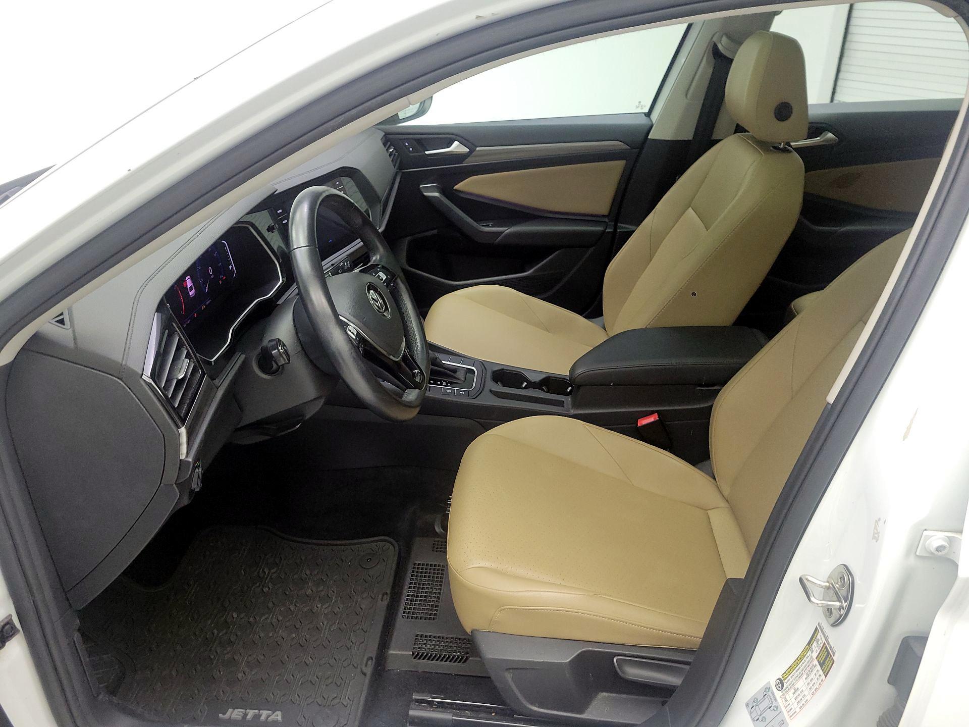 Thumbnail: 2019 Volkswagen Jetta - 9