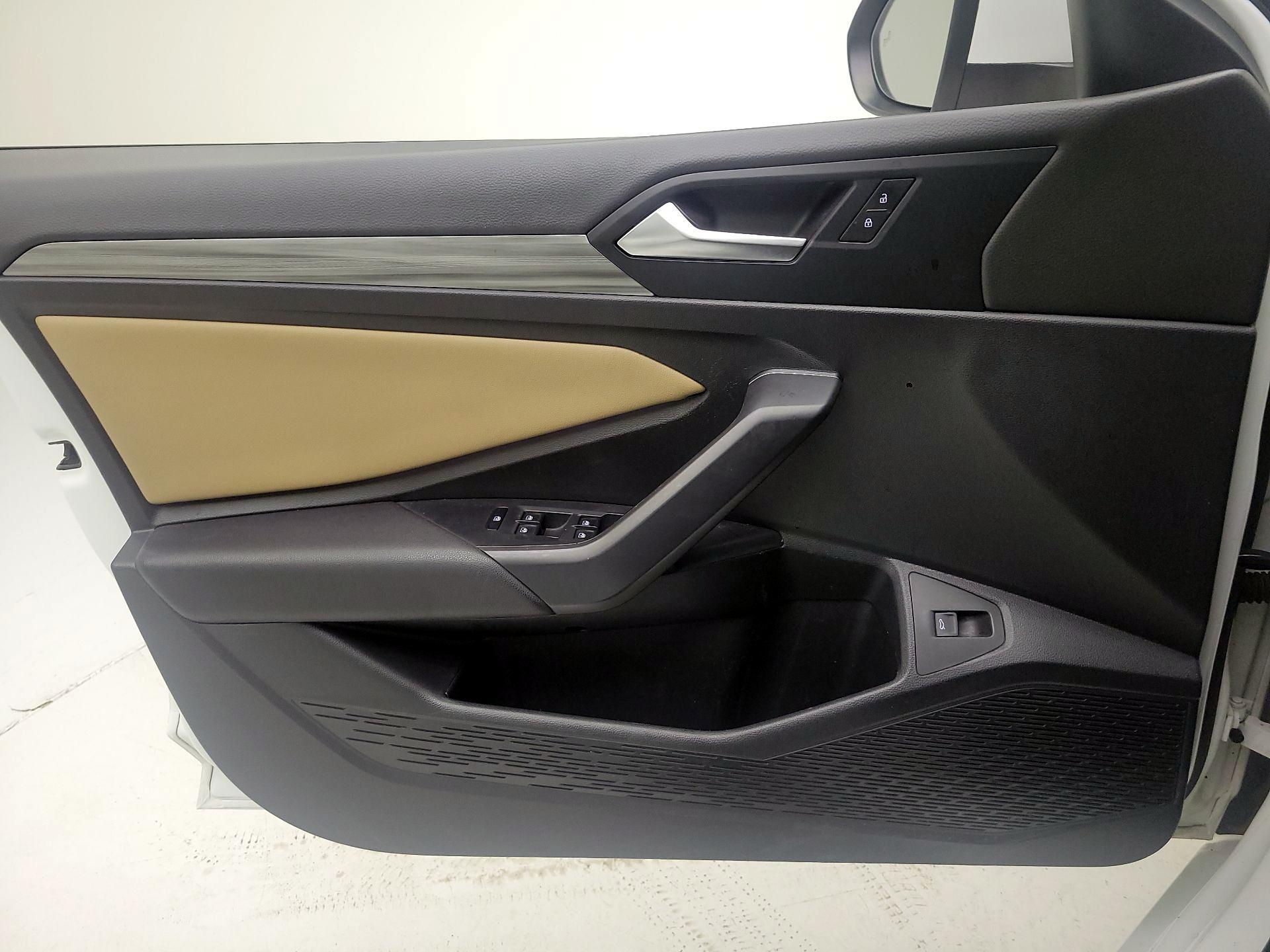 Thumbnail: 2019 Volkswagen Jetta - 10