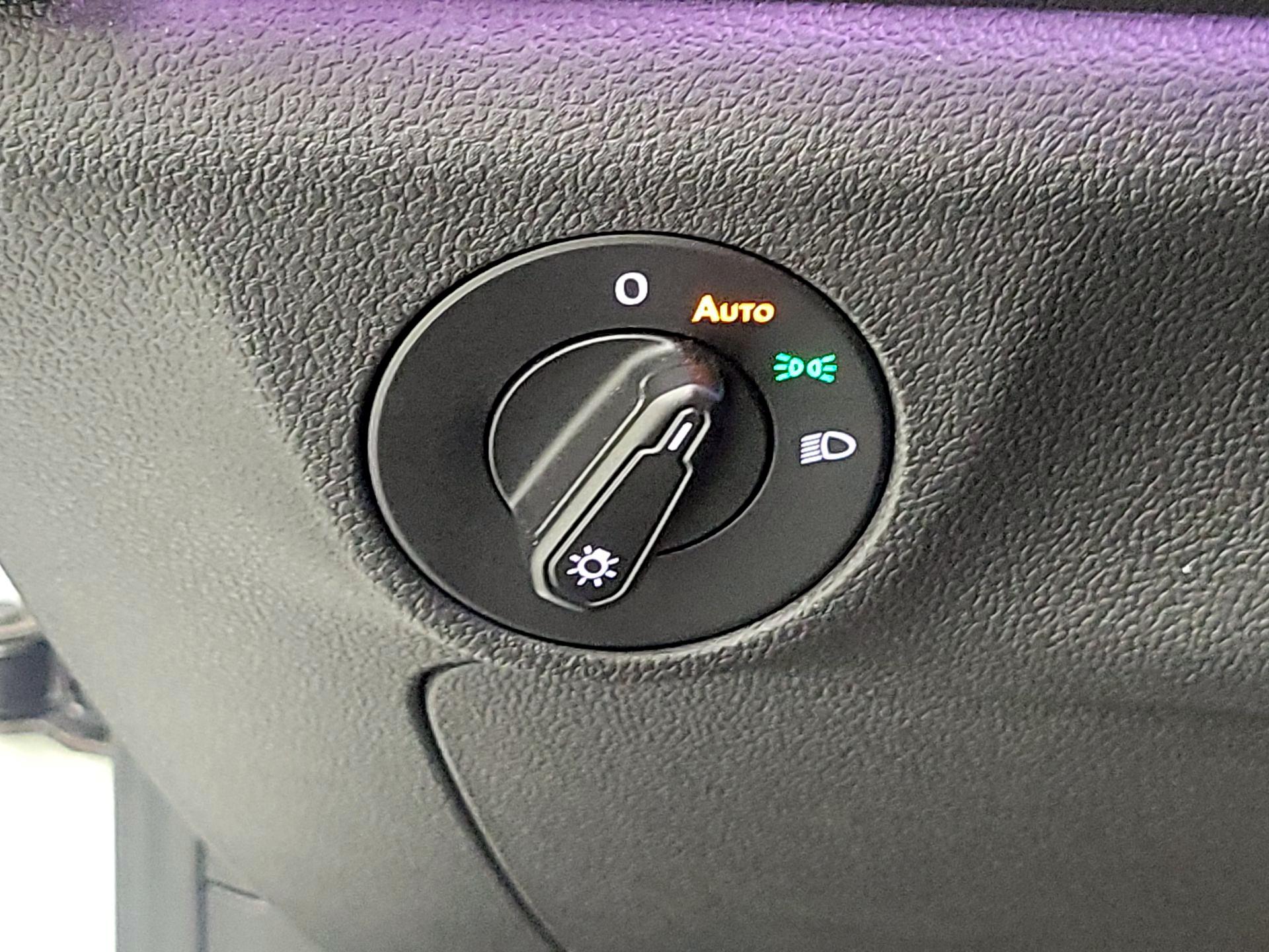 Thumbnail: 2019 Volkswagen Jetta - 11