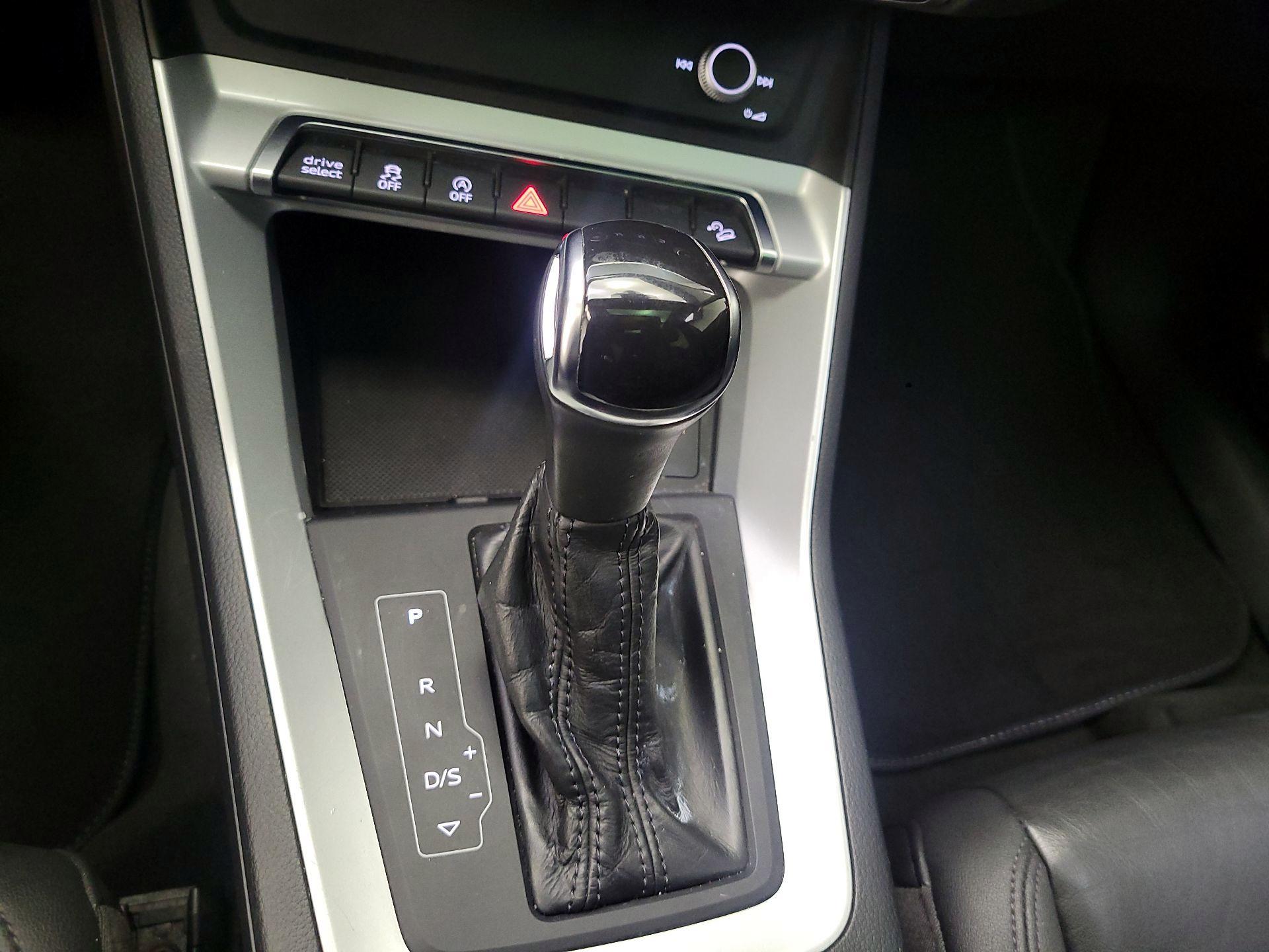 Thumbnail: 2021 Audi Q3 - 15