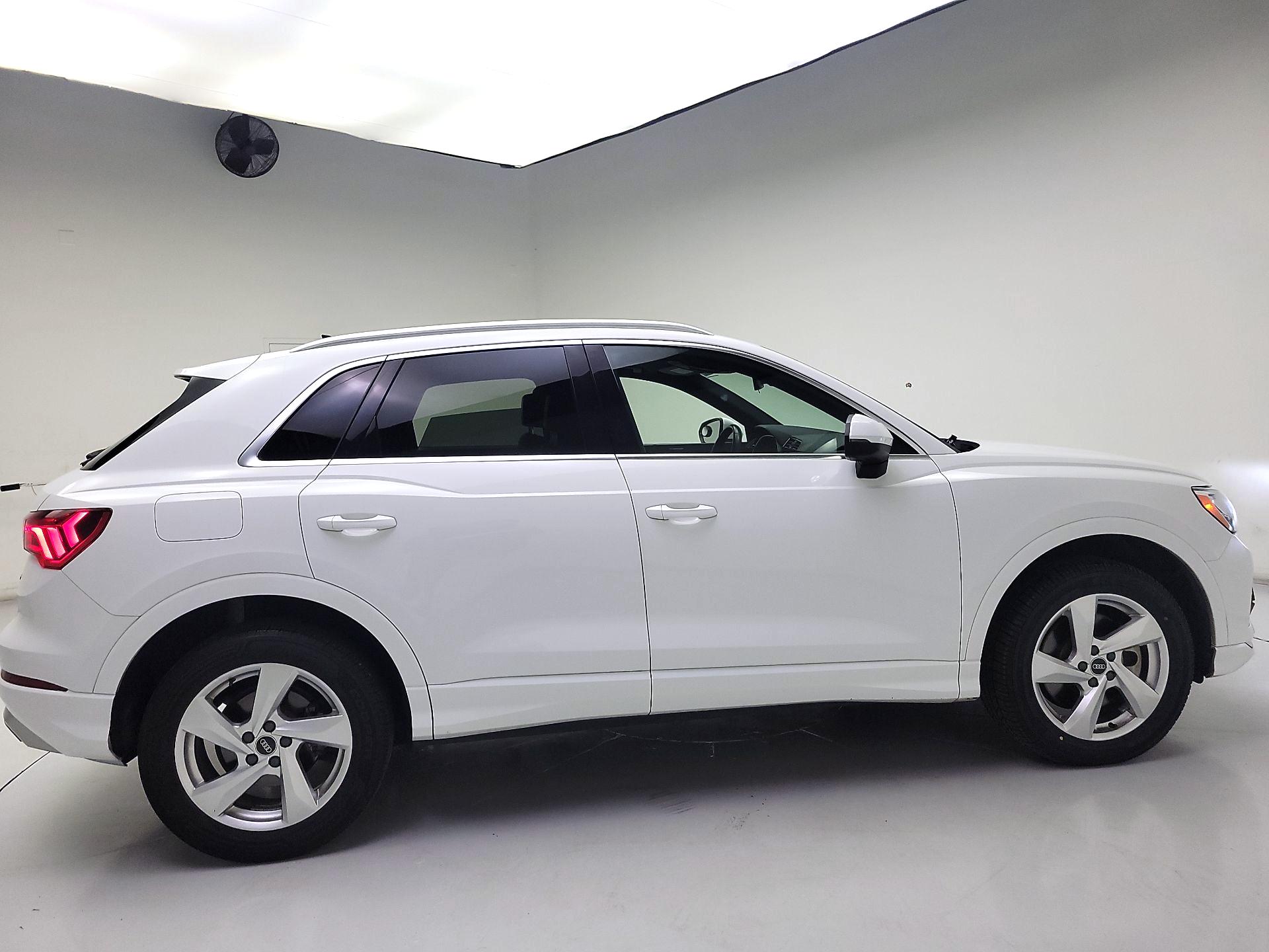 Thumbnail: 2021 Audi Q3 - 4