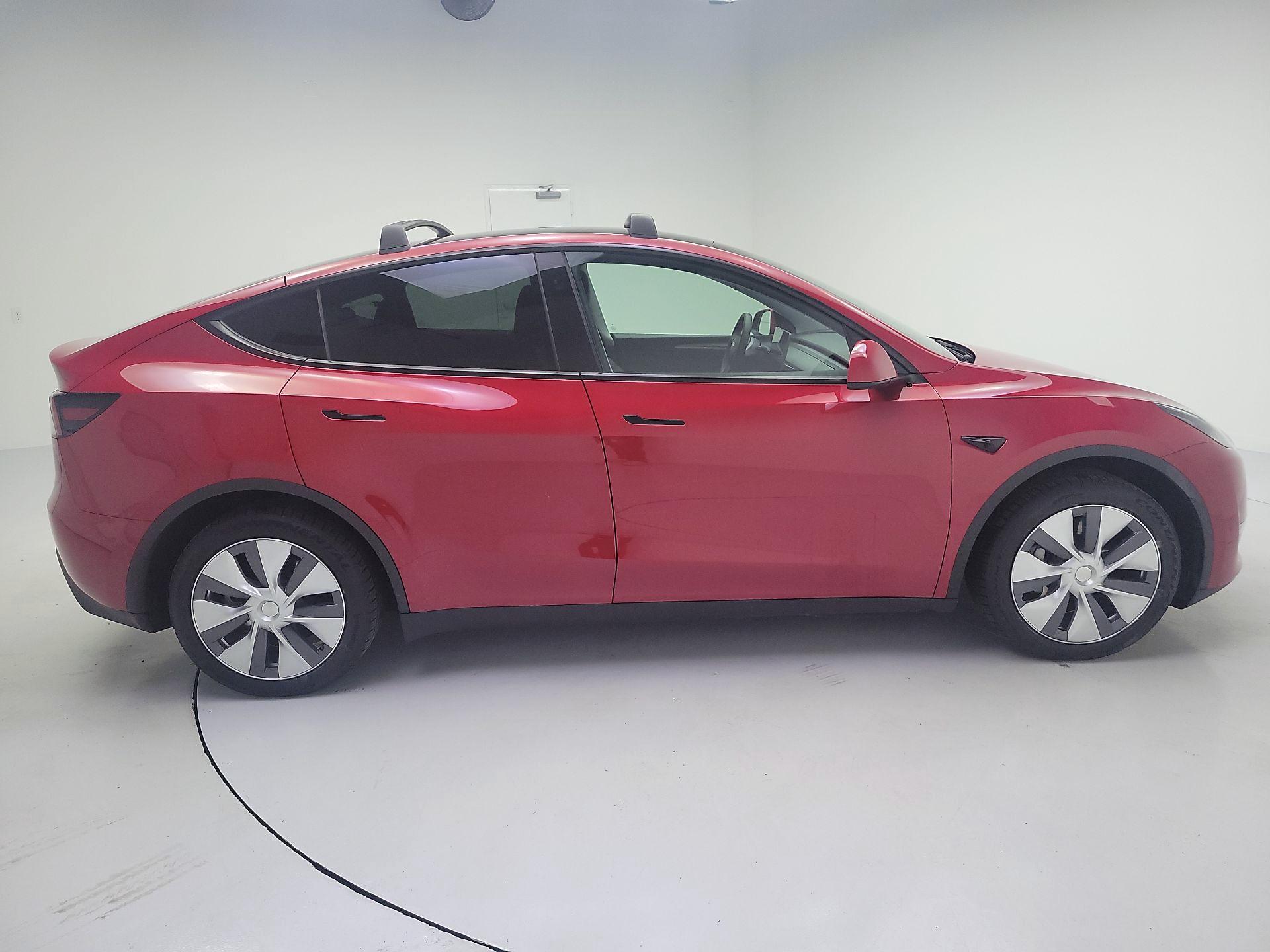 Thumbnail: 2023 Tesla Model Y - 4