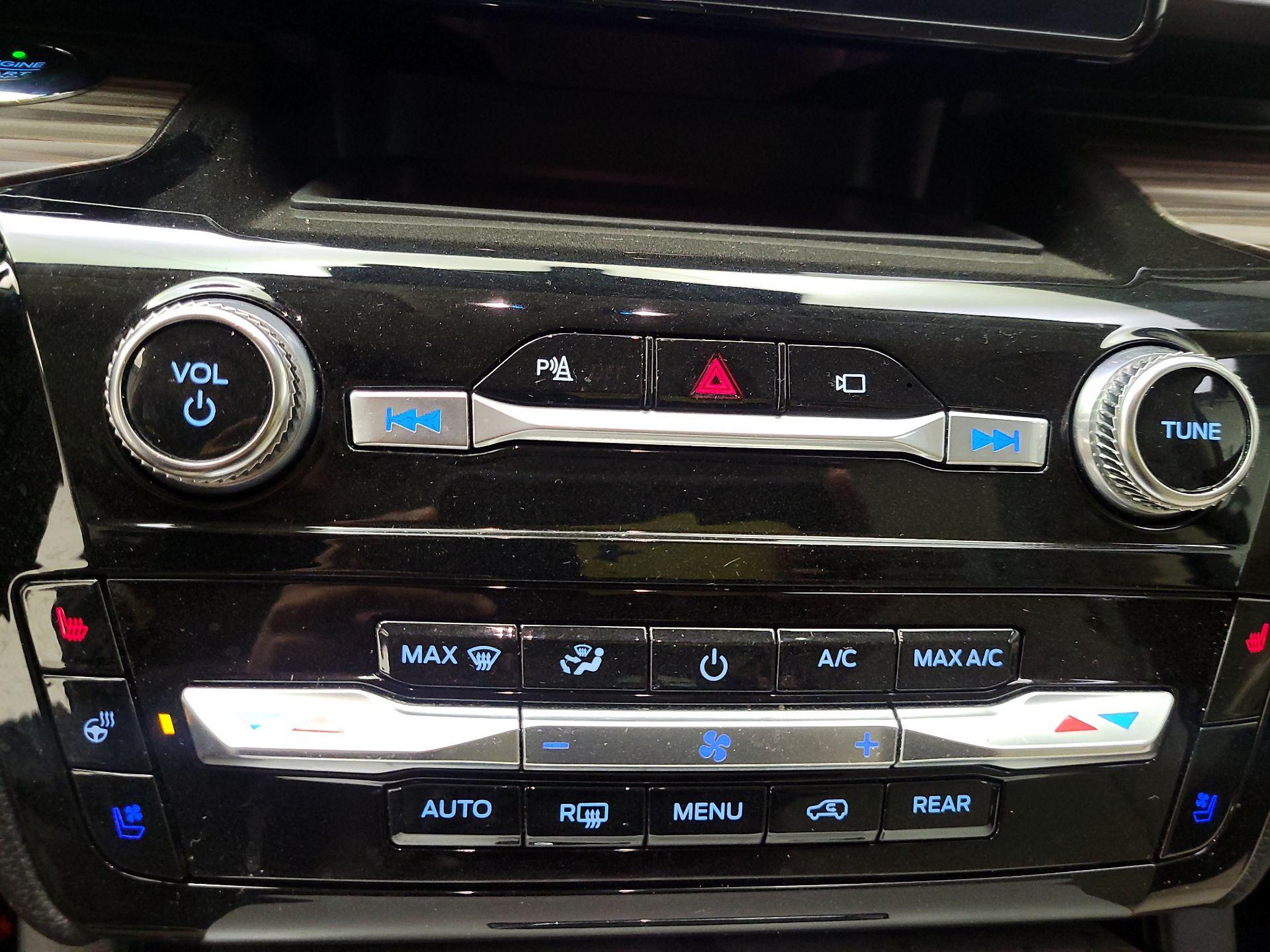 Thumbnail: 2021 Ford Explorer - 14