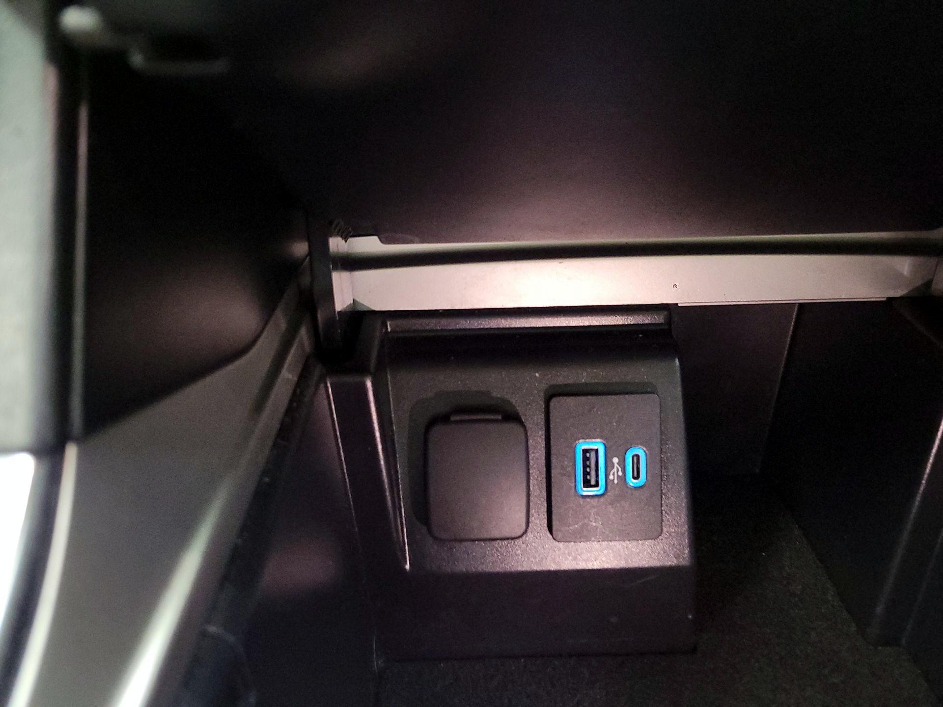 Thumbnail: 2021 Ford Explorer - 16