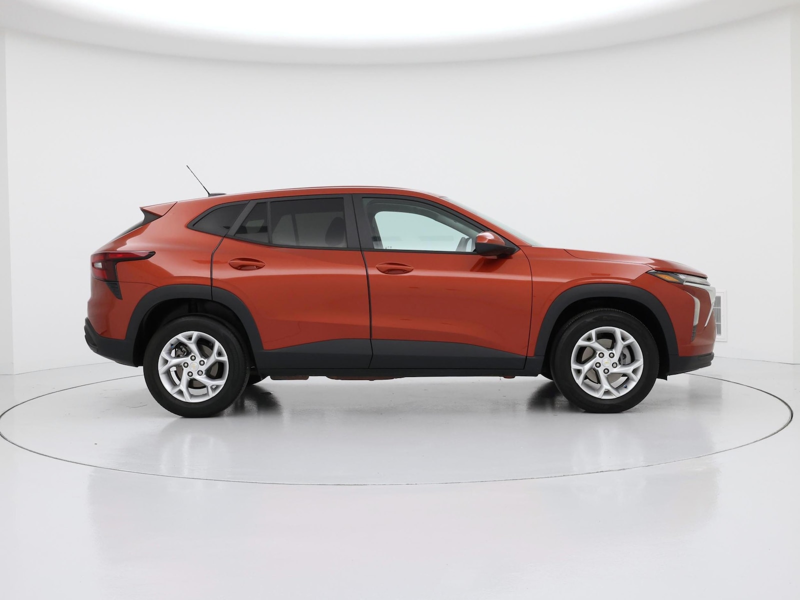 2024 Chevrolet Trax LS - Photo 8