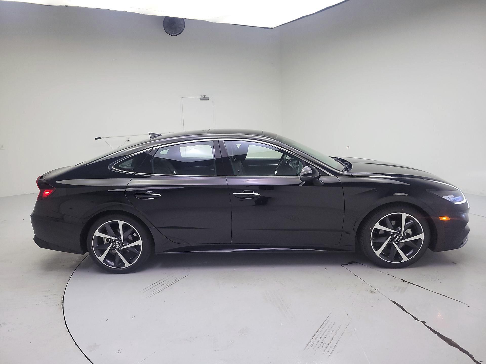Thumbnail: 2023 Hyundai Sonata - 4