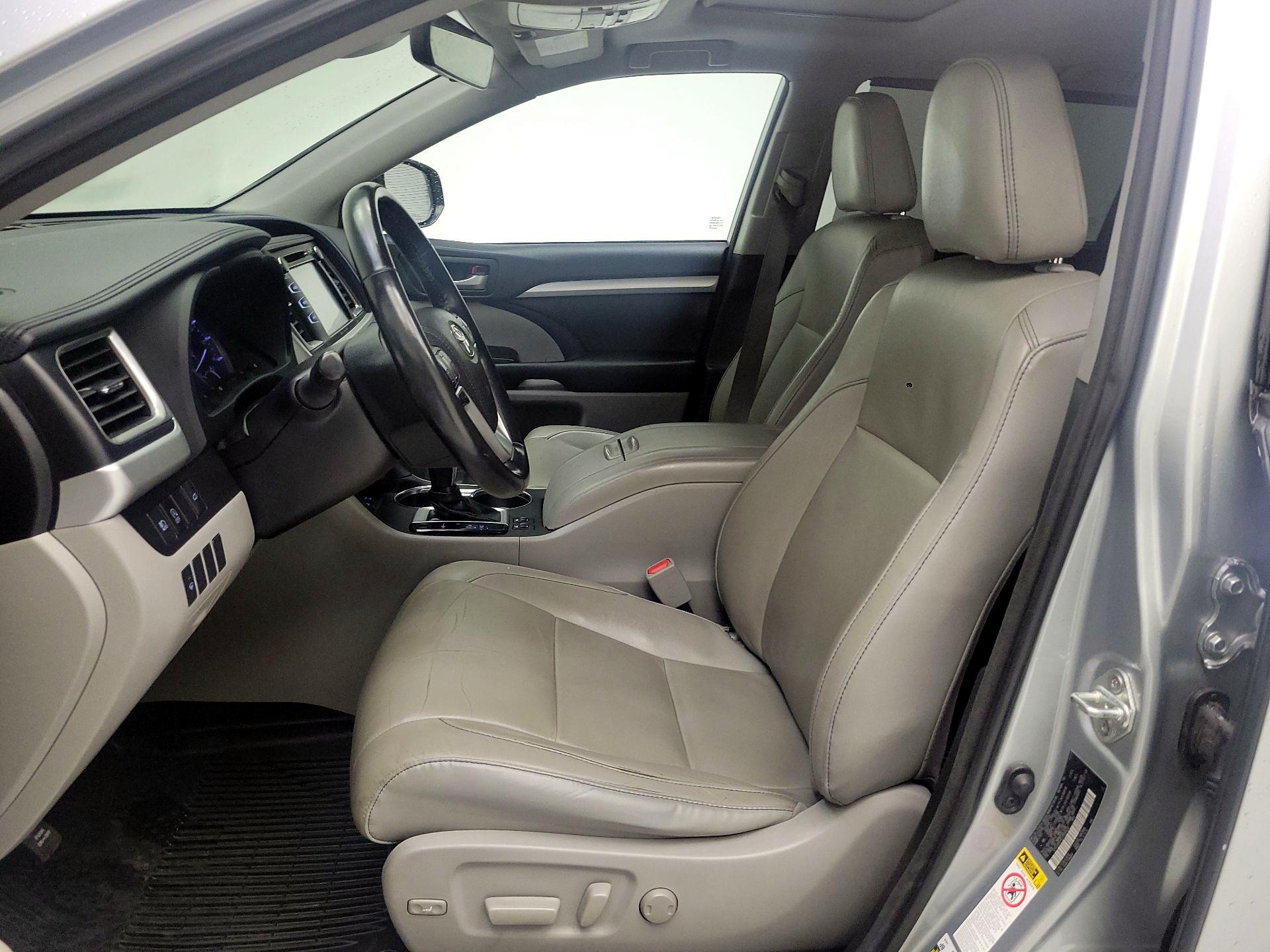 Thumbnail: 2018 Toyota Highlander - 9