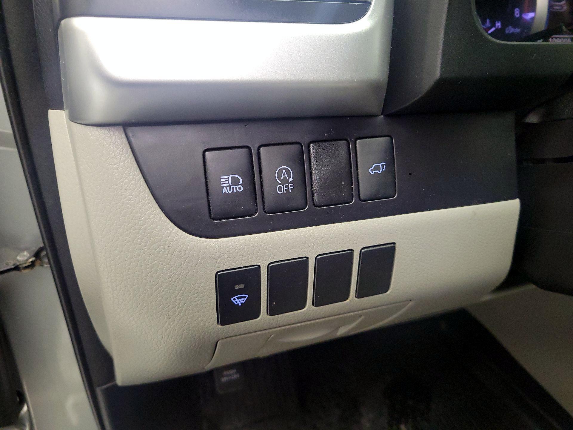 Thumbnail: 2018 Toyota Highlander - 11