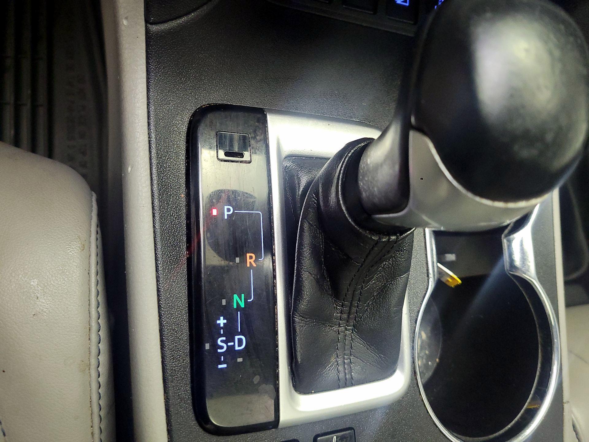 Thumbnail: 2018 Toyota Highlander - 16