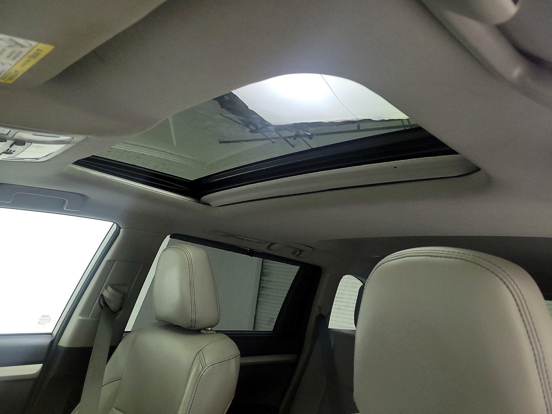 Thumbnail: 2018 Toyota Highlander - 18