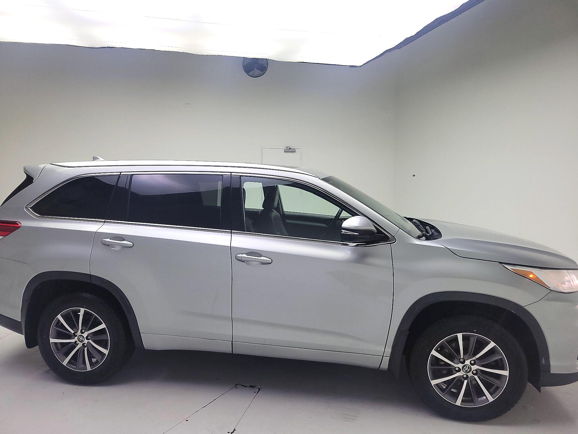 Thumbnail: 2018 Toyota Highlander - 4