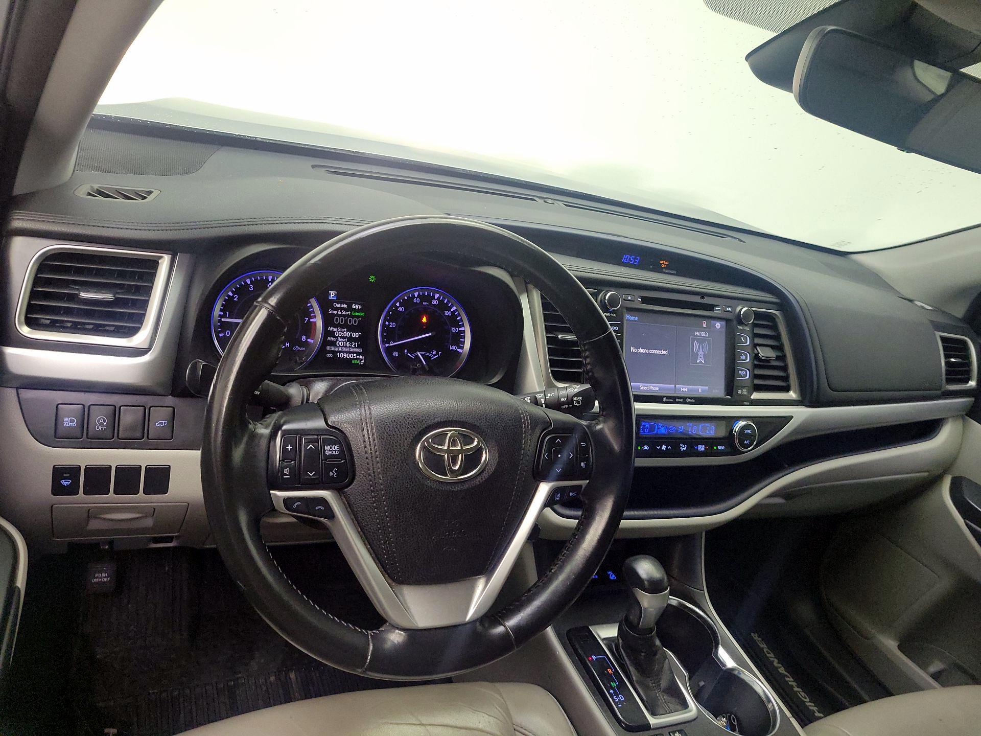 Thumbnail: 2018 Toyota Highlander - 8