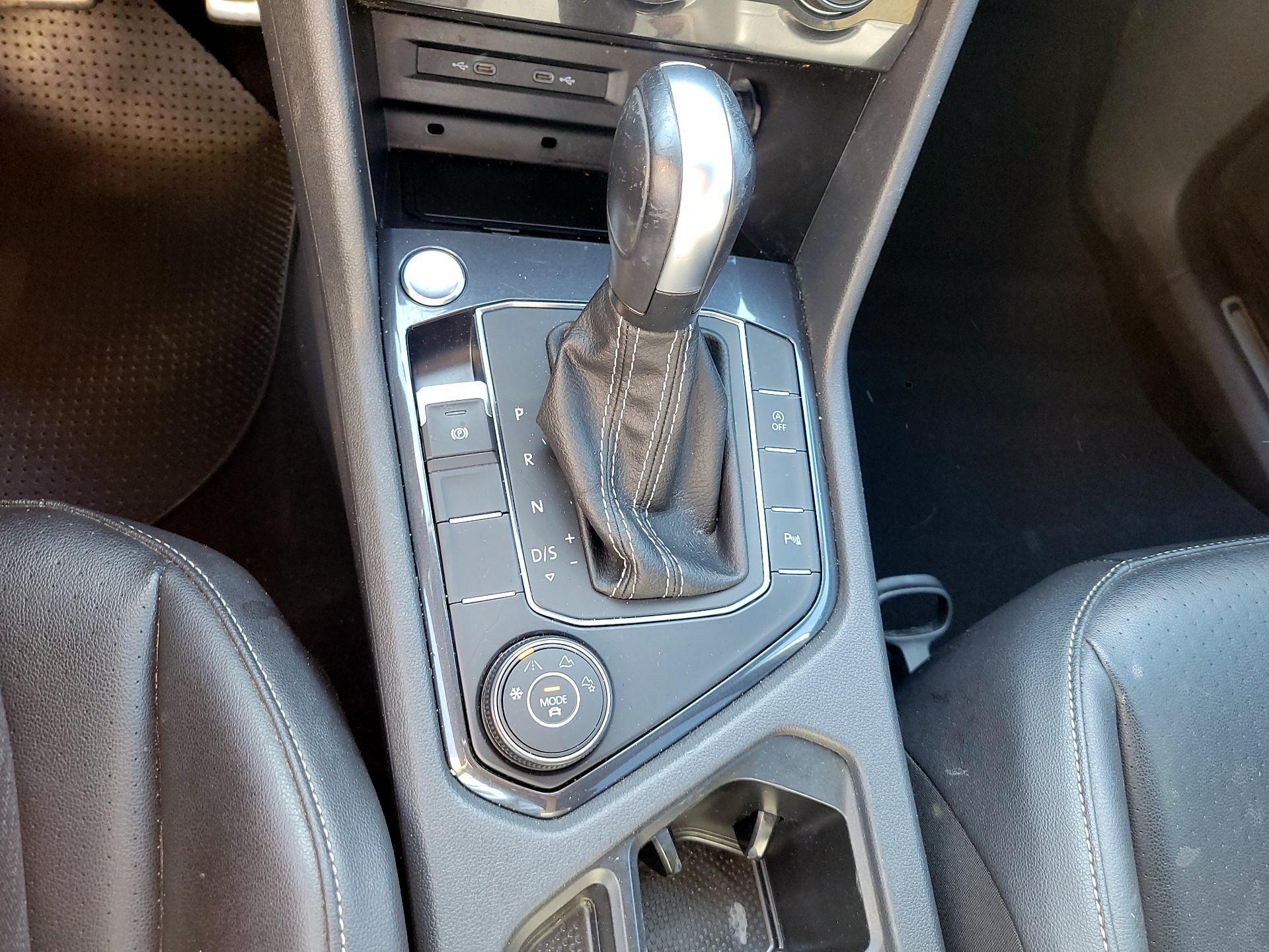 Thumbnail: 2021 Volkswagen Tiguan - 15