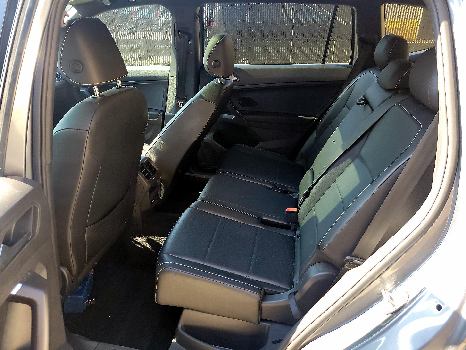 Thumbnail: 2021 Volkswagen Tiguan - 18