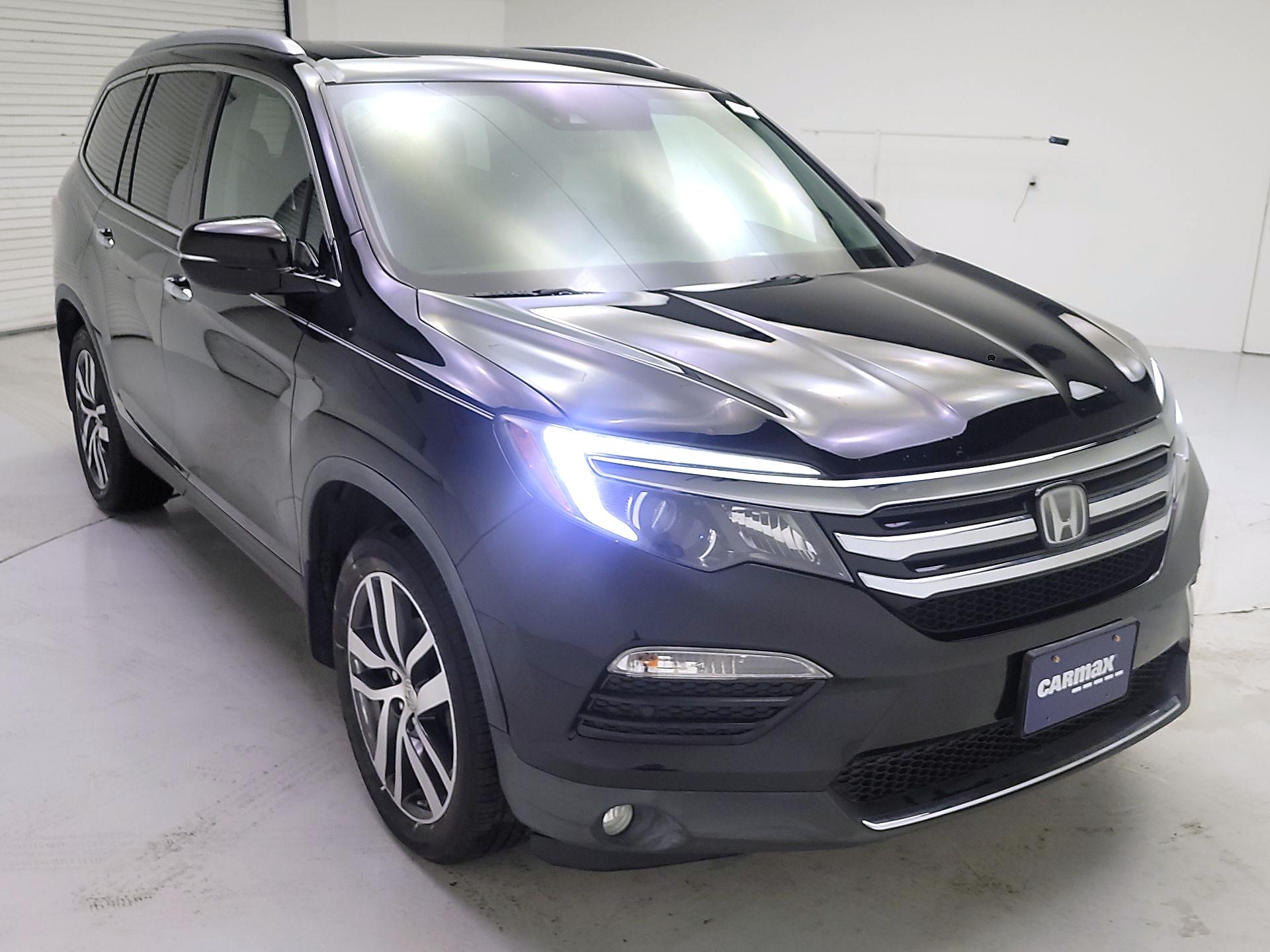 Thumbnail: 2017 Honda Pilot - 1