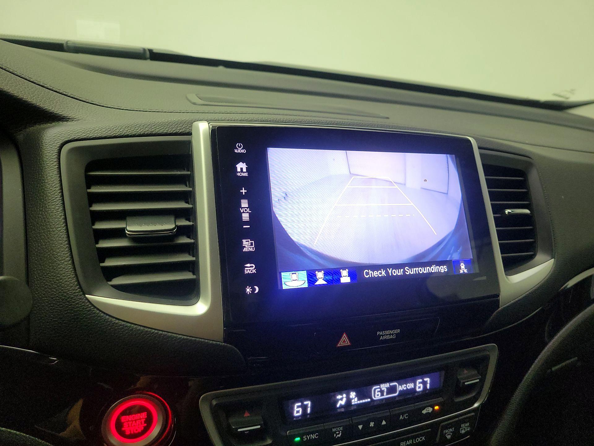 Thumbnail: 2017 Honda Pilot - 13