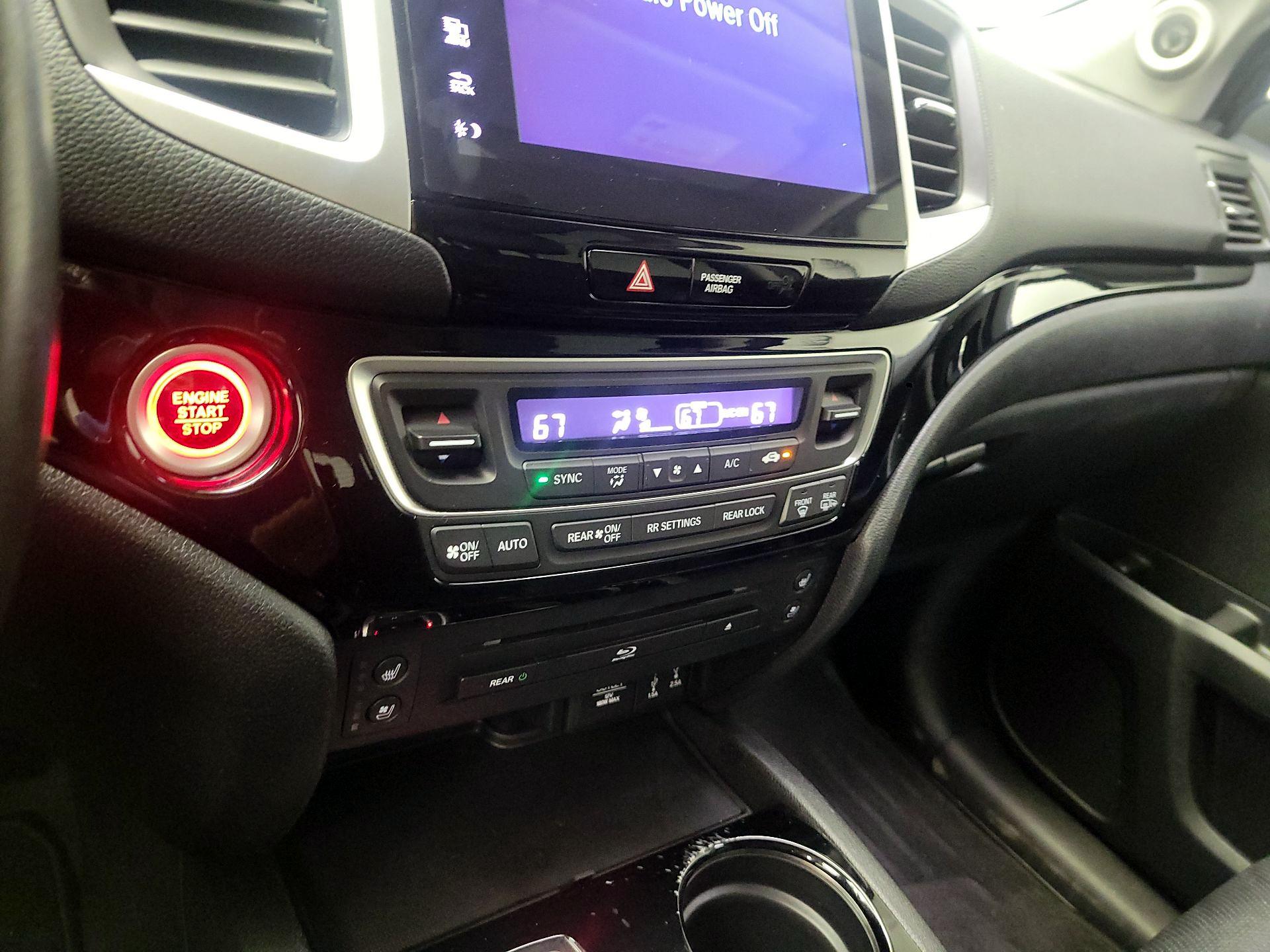 Thumbnail: 2017 Honda Pilot - 15