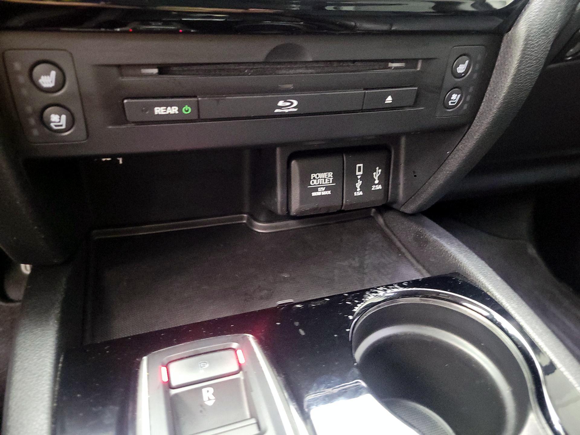 Thumbnail: 2017 Honda Pilot - 17