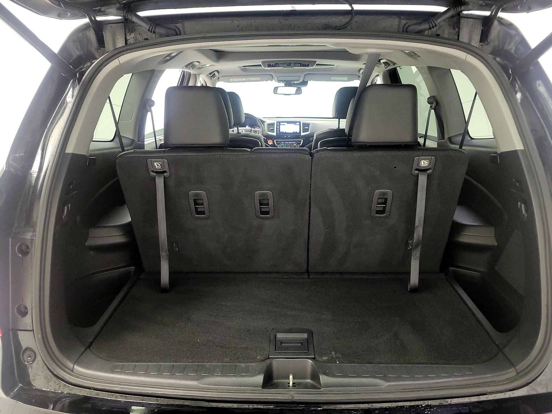 Thumbnail: 2017 Honda Pilot - 20